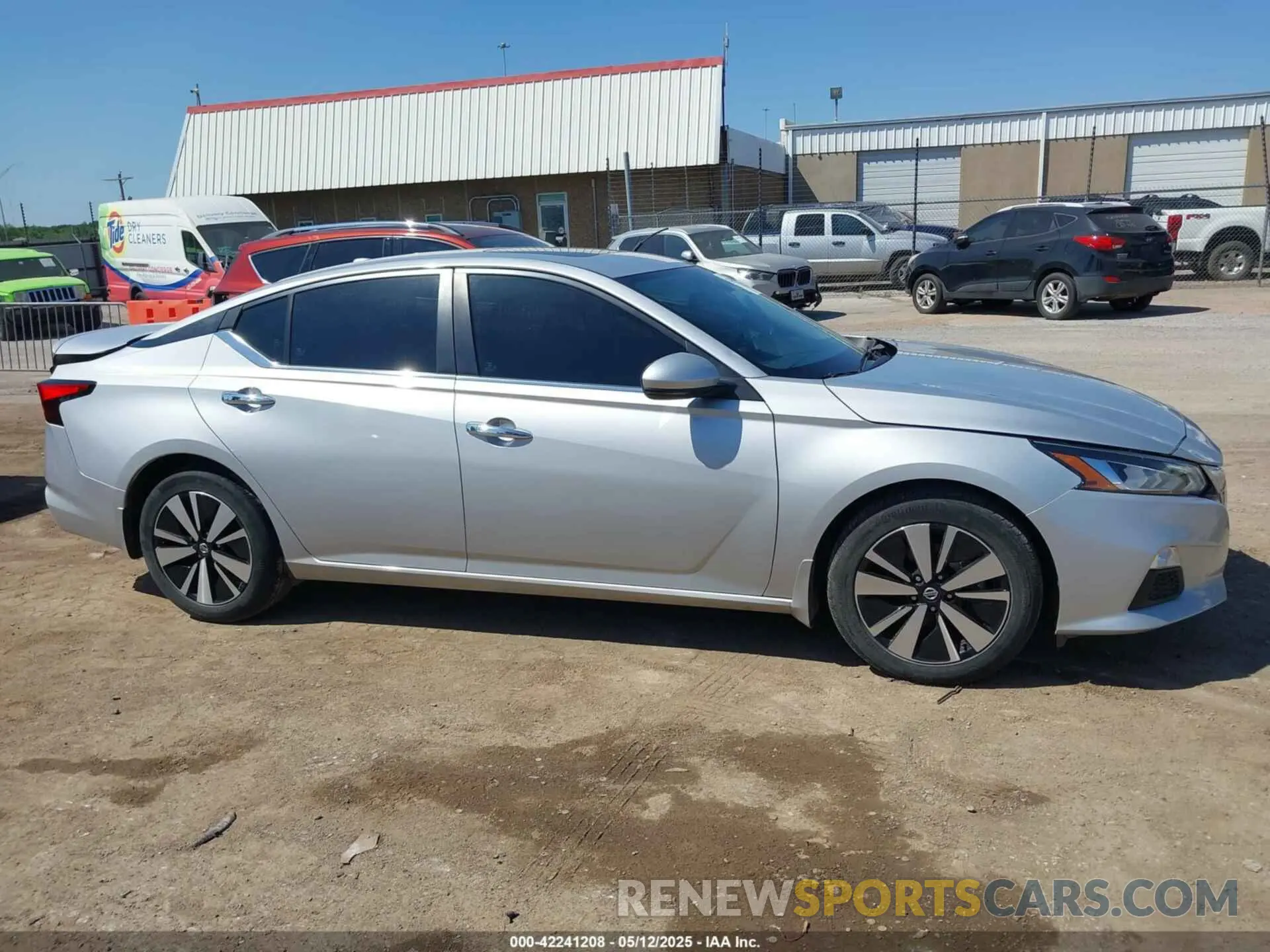 13 Photograph of a damaged car 1N4BL4DVXMN300205 NISSAN ALTIMA 2021