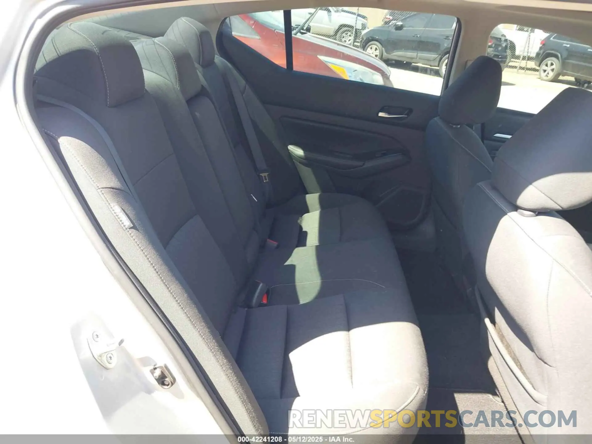 8 Photograph of a damaged car 1N4BL4DVXMN300205 NISSAN ALTIMA 2021
