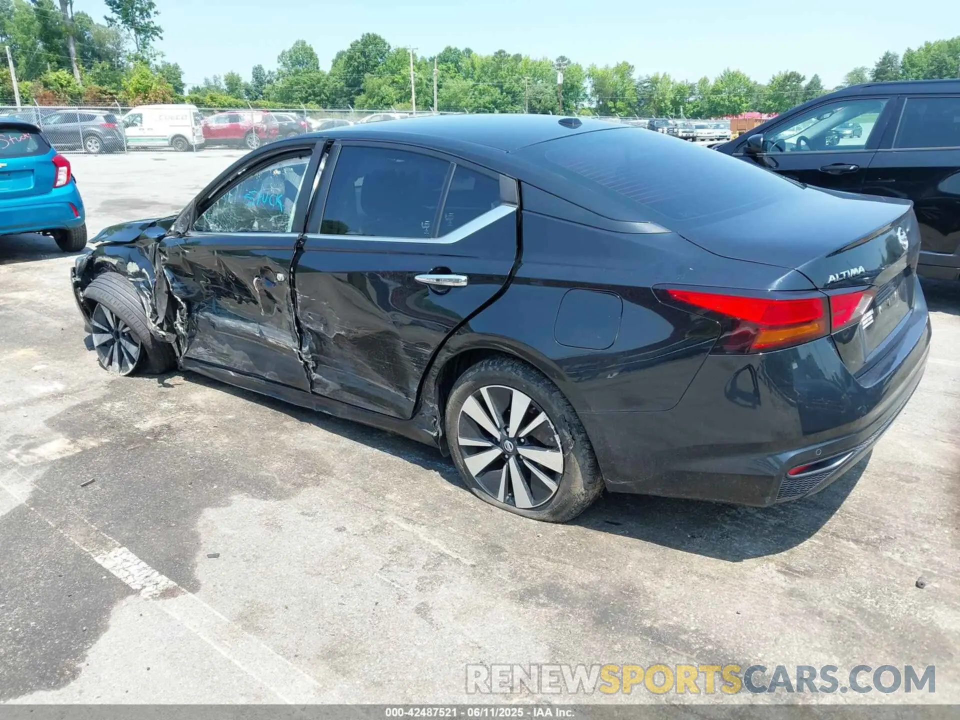 3 Photograph of a damaged car 1N4BL4DVXMN335004 NISSAN ALTIMA 2021