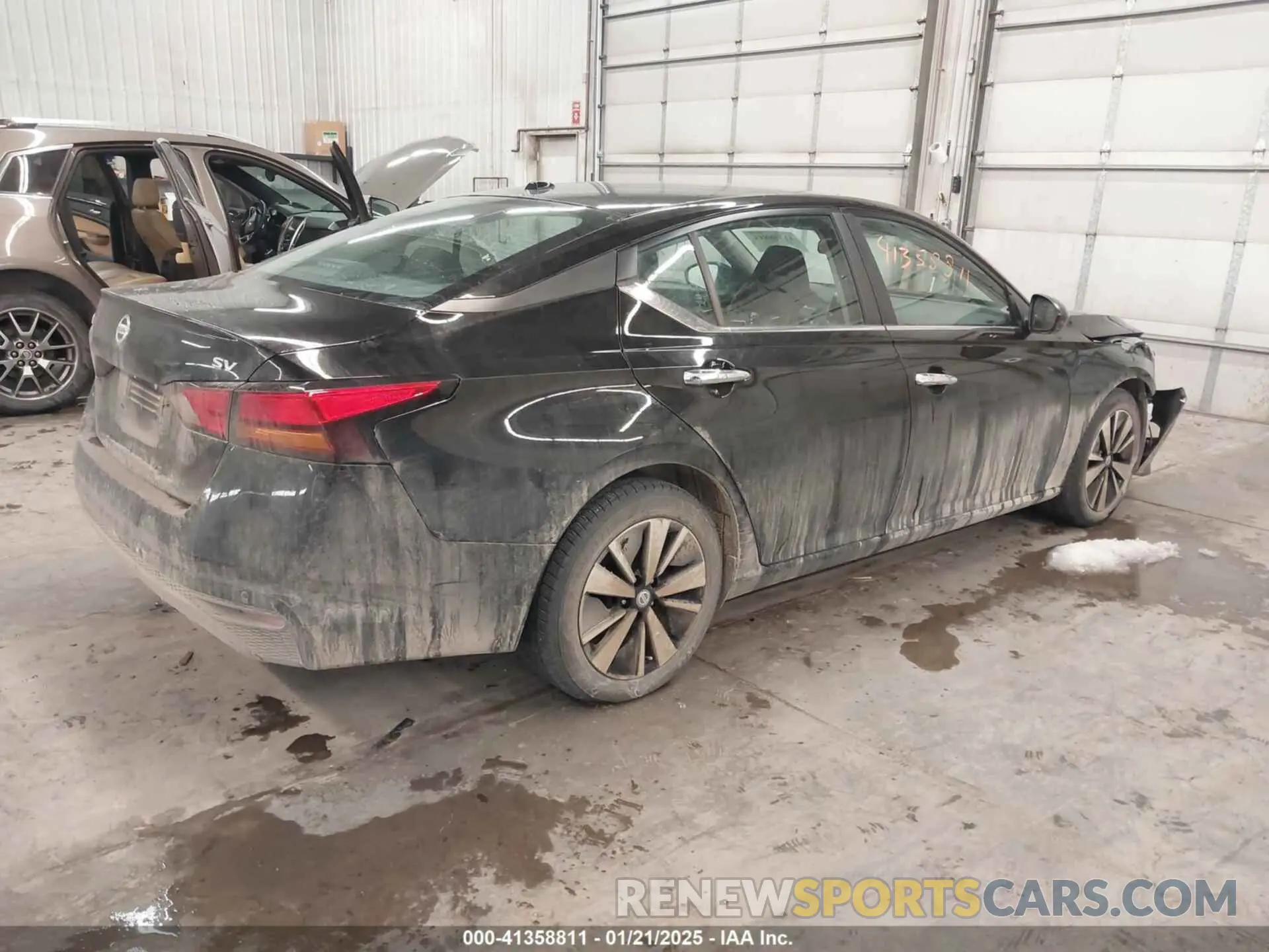 4 Photograph of a damaged car 1N4BL4DVXMN348500 NISSAN ALTIMA 2021
