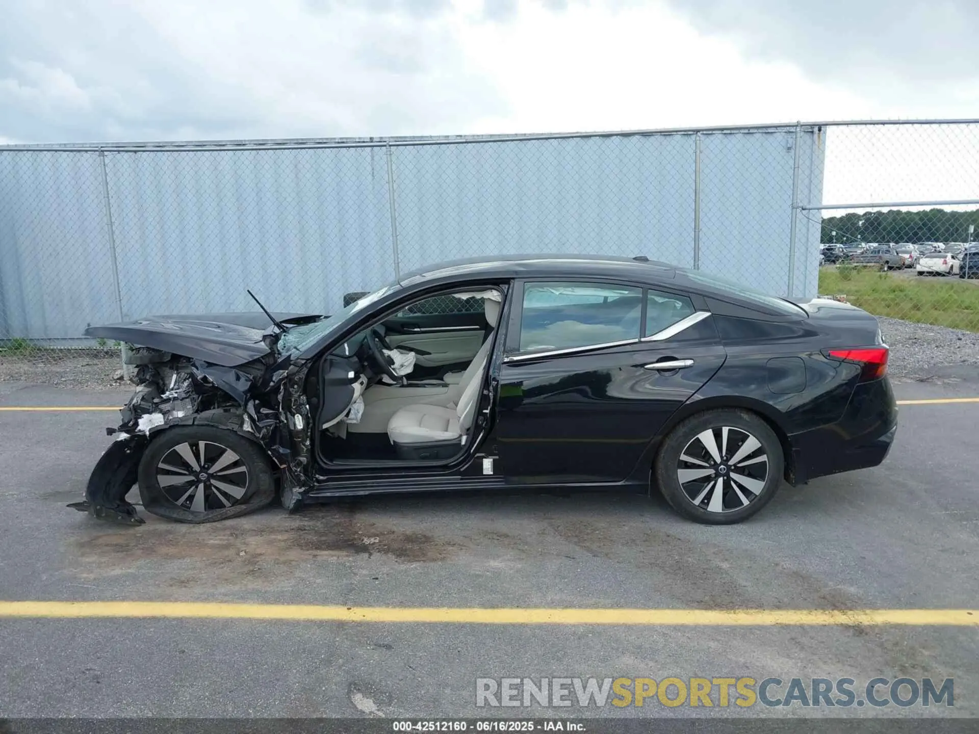 14 Photograph of a damaged car 1N4BL4DVXMN406122 NISSAN ALTIMA 2021