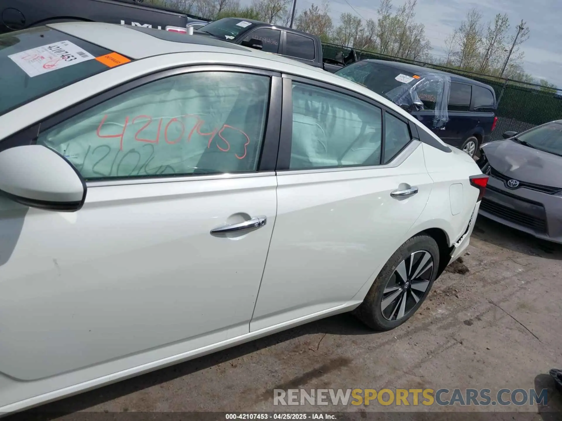 15 Photograph of a damaged car 1N4BL4DW7MN372228 NISSAN ALTIMA 2021