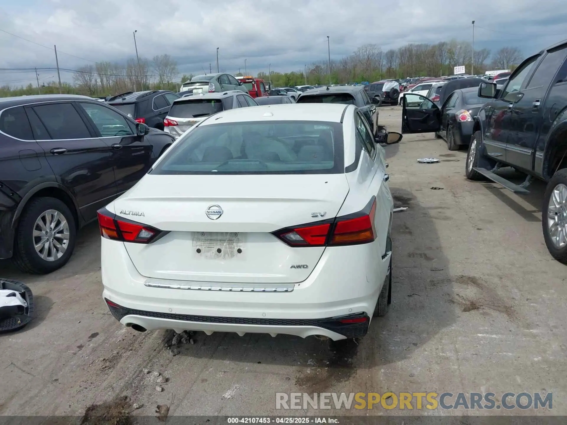 17 Photograph of a damaged car 1N4BL4DW7MN372228 NISSAN ALTIMA 2021