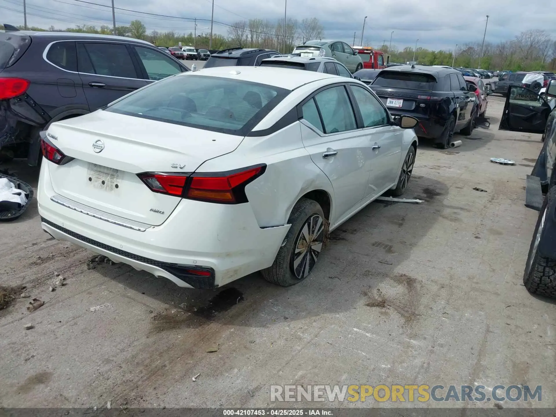 4 Photograph of a damaged car 1N4BL4DW7MN372228 NISSAN ALTIMA 2021