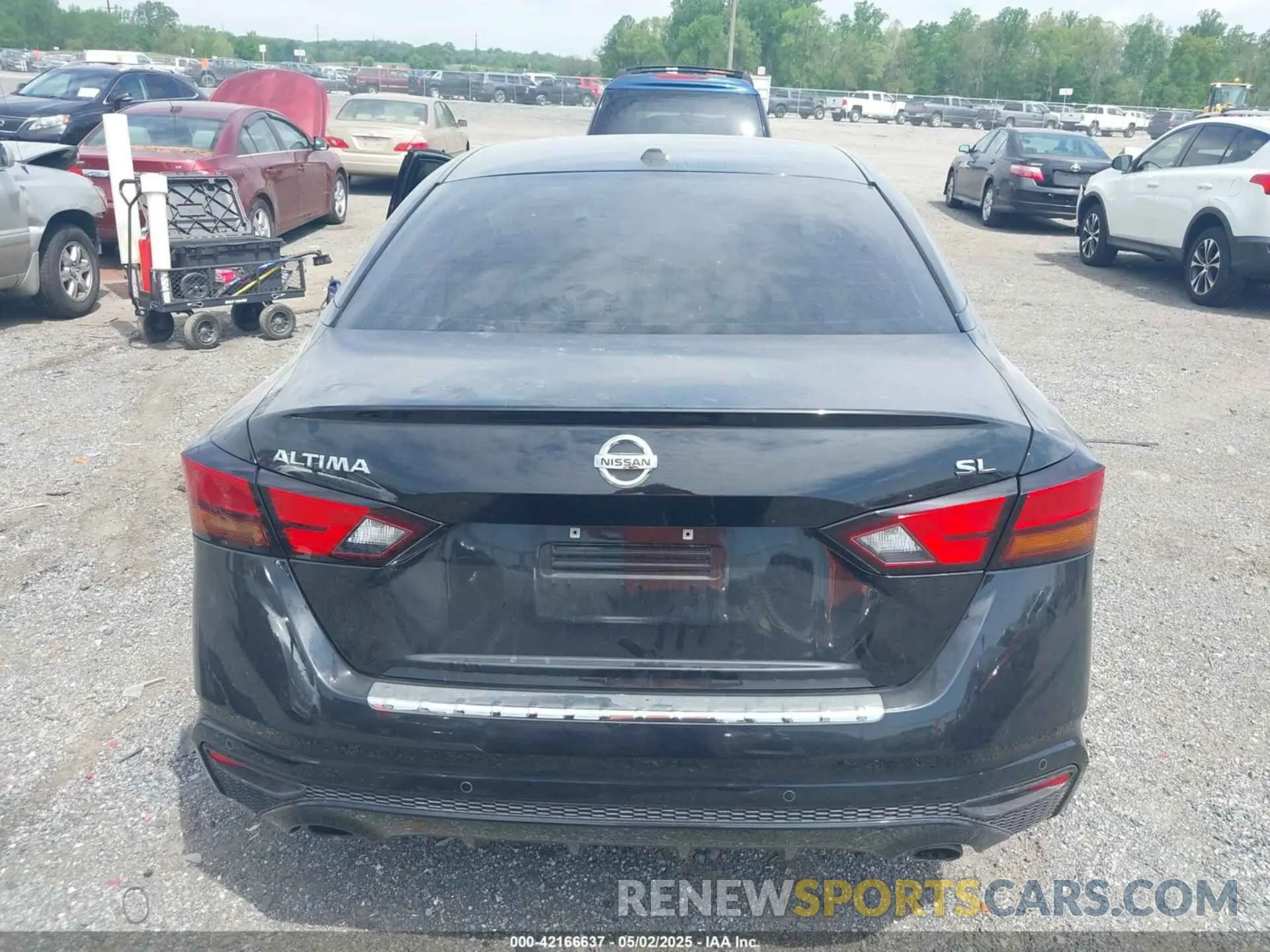 17 Photograph of a damaged car 1N4BL4EV8MN314473 NISSAN ALTIMA 2021