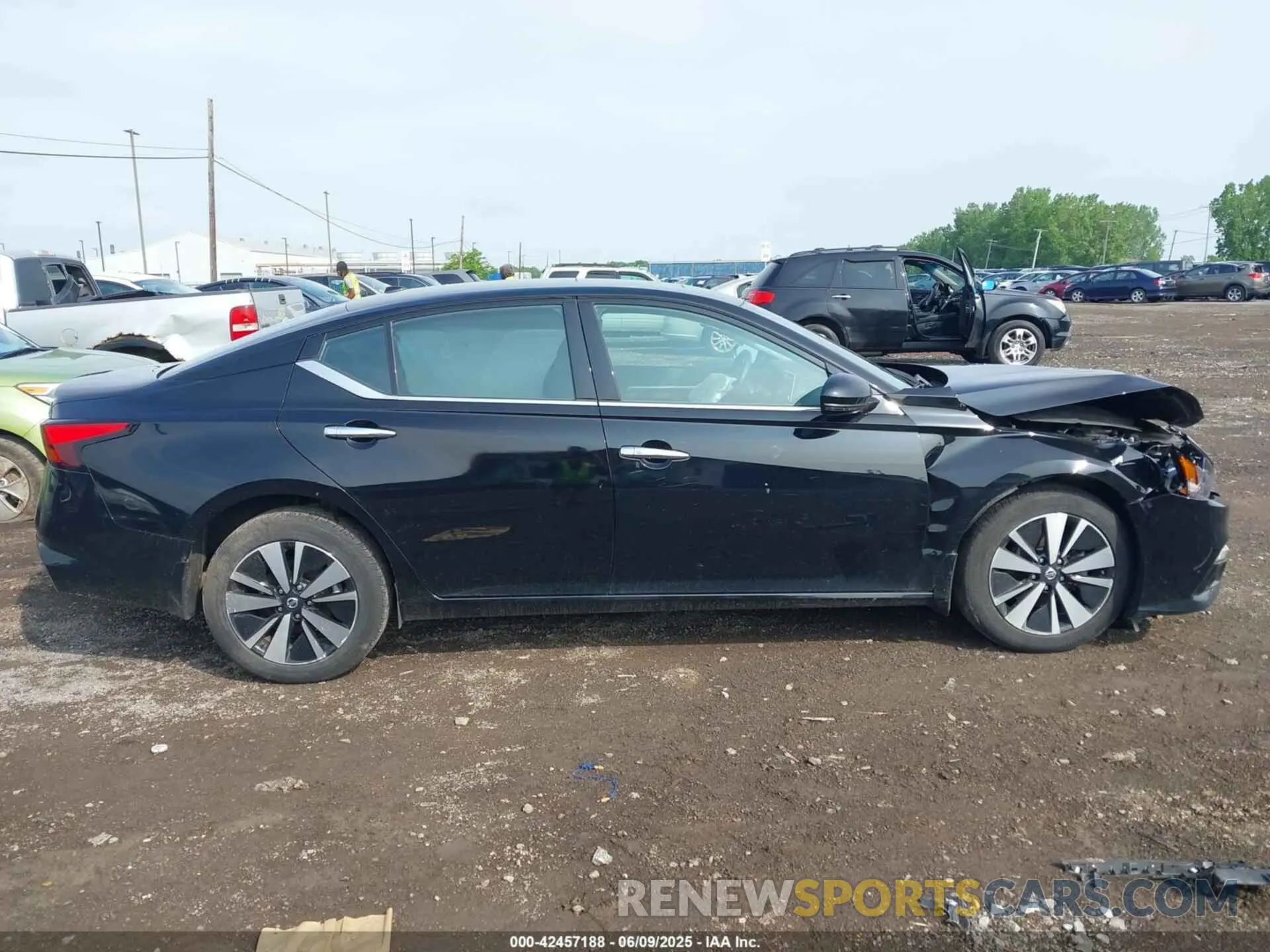 14 Photograph of a damaged car 1N4BL4EW7MN343164 NISSAN ALTIMA 2021