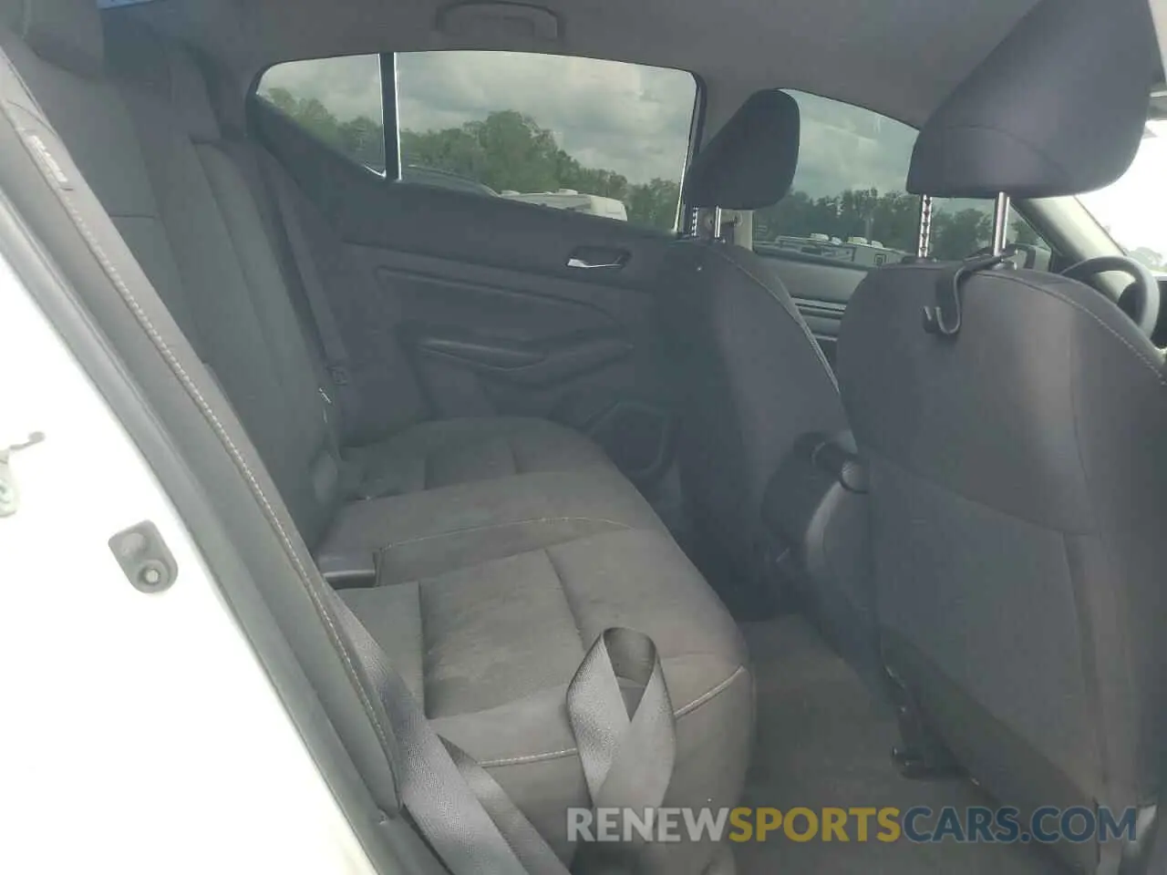 10 Photograph of a damaged car 1N4BL4BV3NN315634 NISSAN ALTIMA 2022