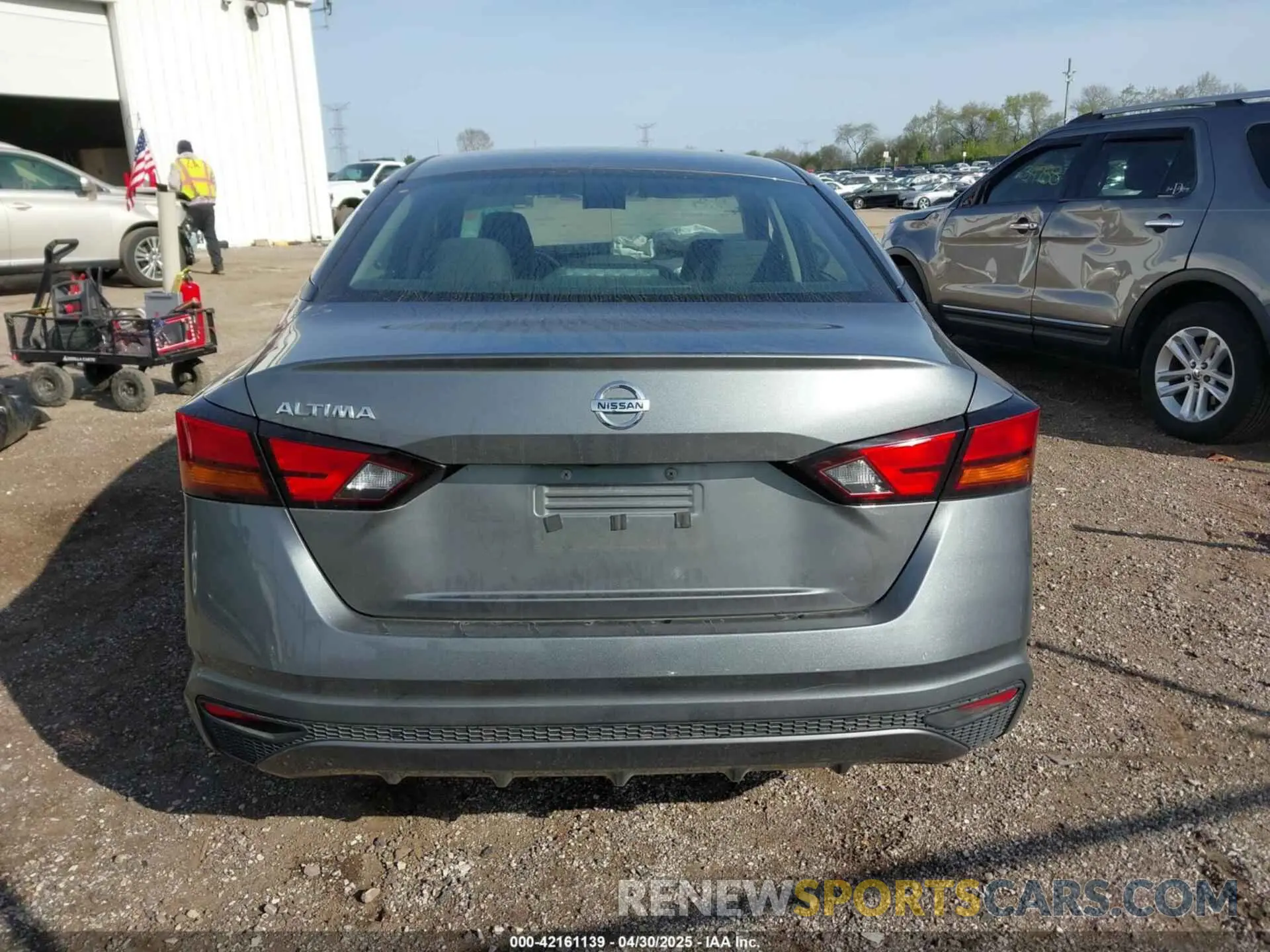 17 Photograph of a damaged car 1N4BL4BV3NN350528 NISSAN ALTIMA 2022