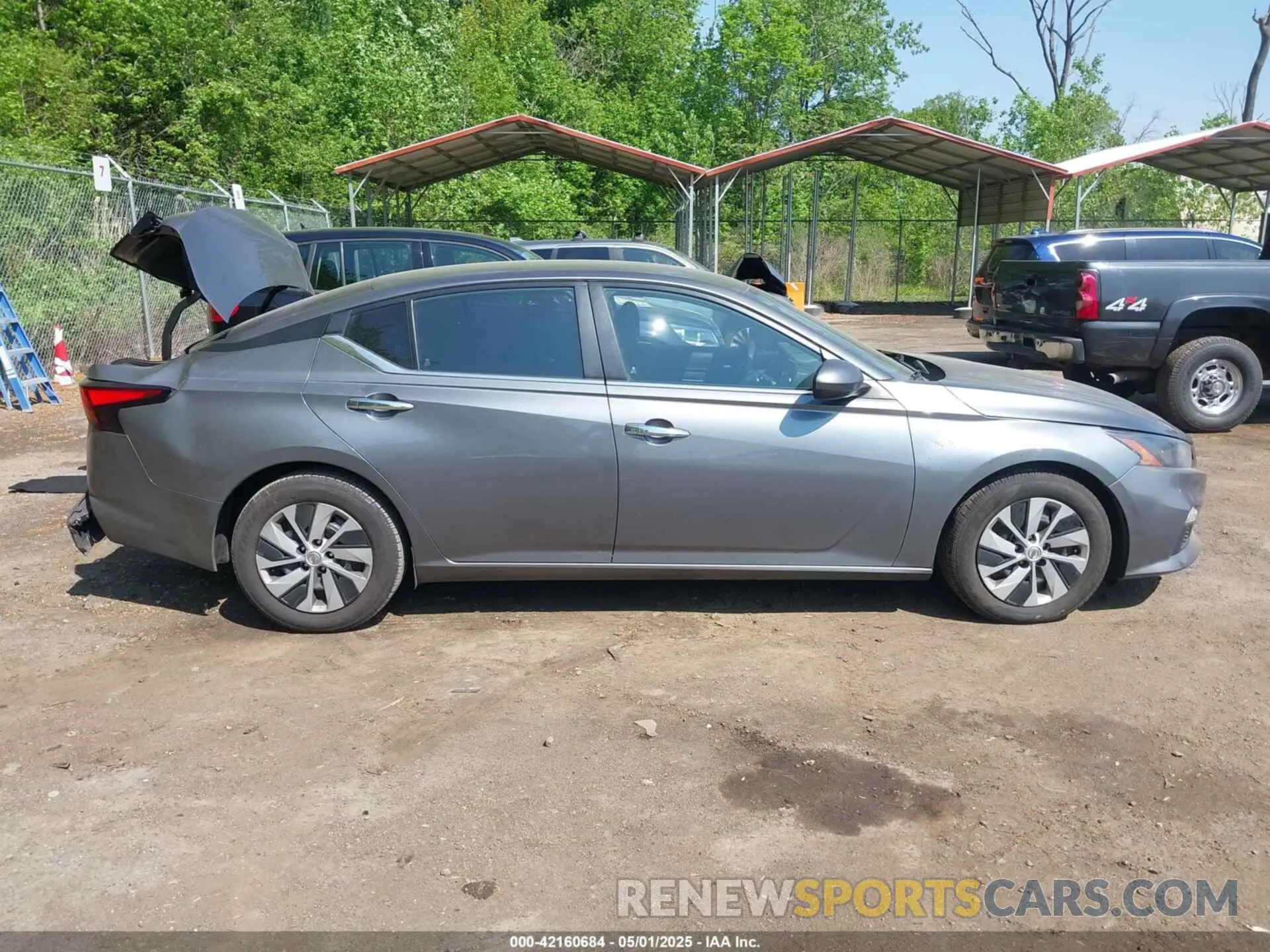 13 Photograph of a damaged car 1N4BL4BV4NN348285 NISSAN ALTIMA 2022
