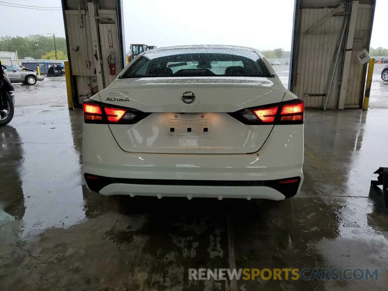 6 Photograph of a damaged car 1N4BL4BV5NN371154 NISSAN ALTIMA 2022