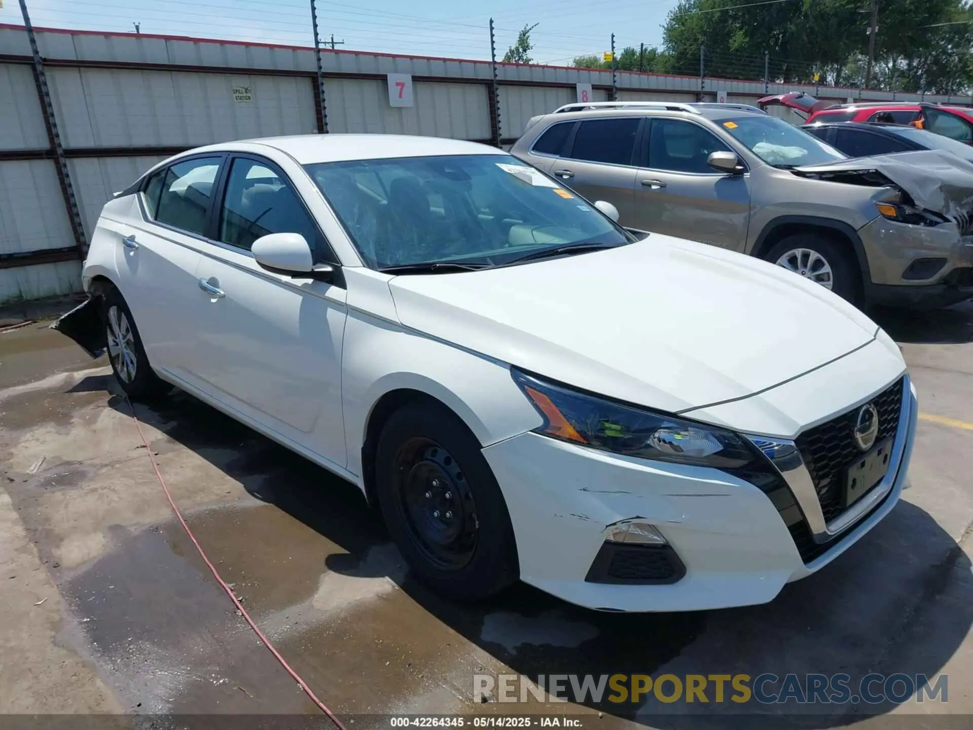 1 Photograph of a damaged car 1N4BL4BV8NN347589 NISSAN ALTIMA 2022