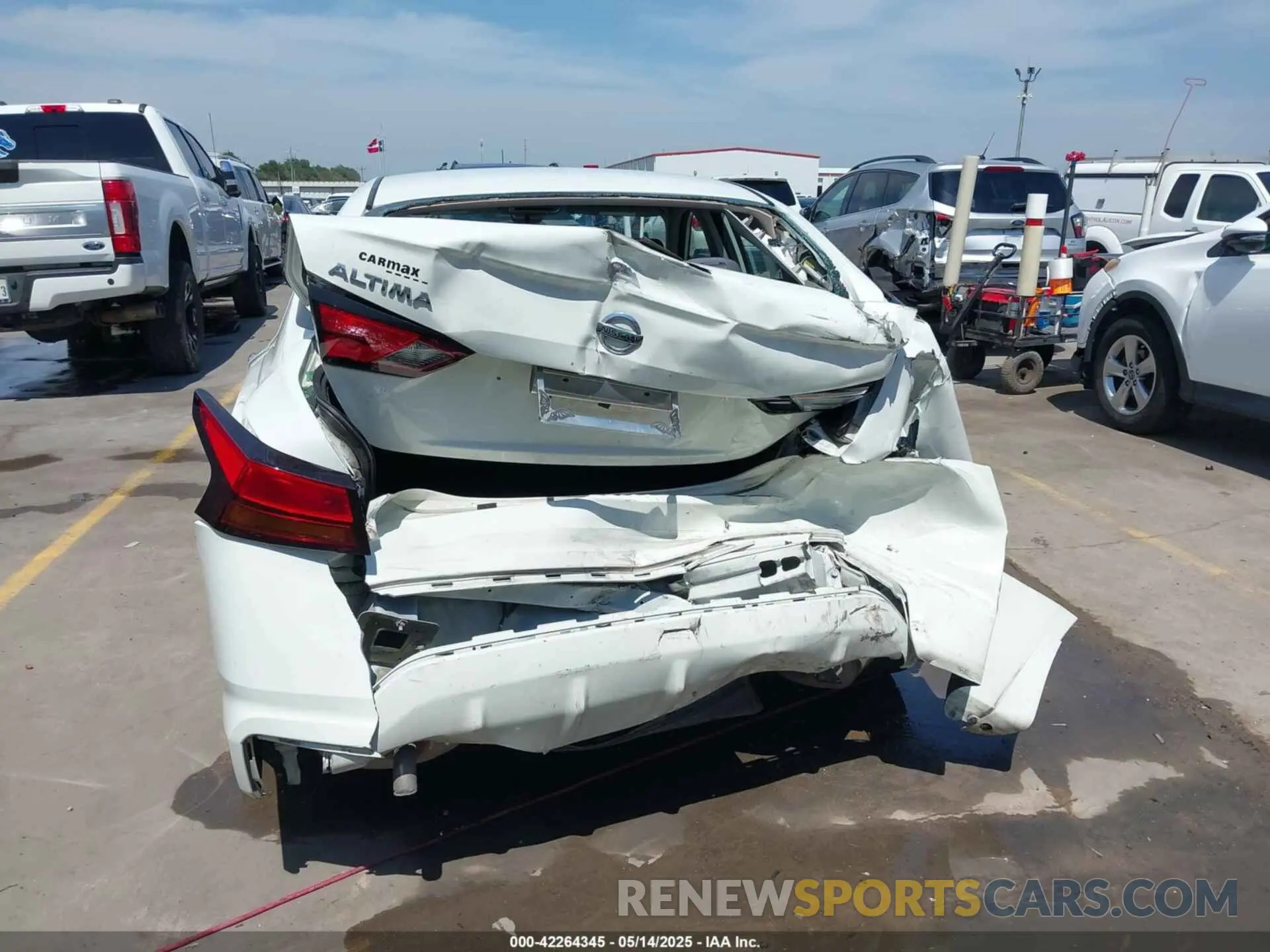 17 Photograph of a damaged car 1N4BL4BV8NN347589 NISSAN ALTIMA 2022