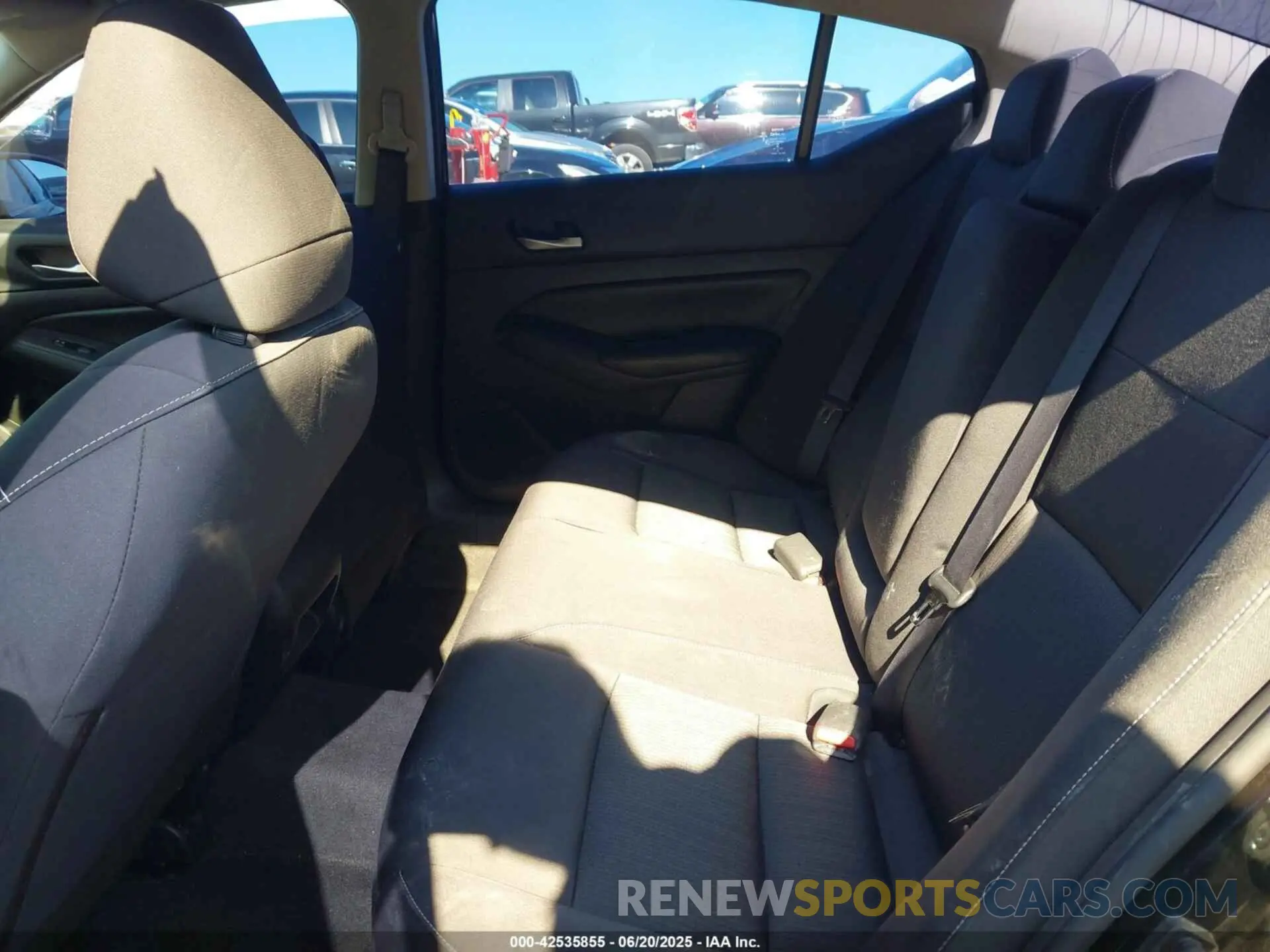 8 Photograph of a damaged car 1N4BL4BVXNN353054 NISSAN ALTIMA 2022