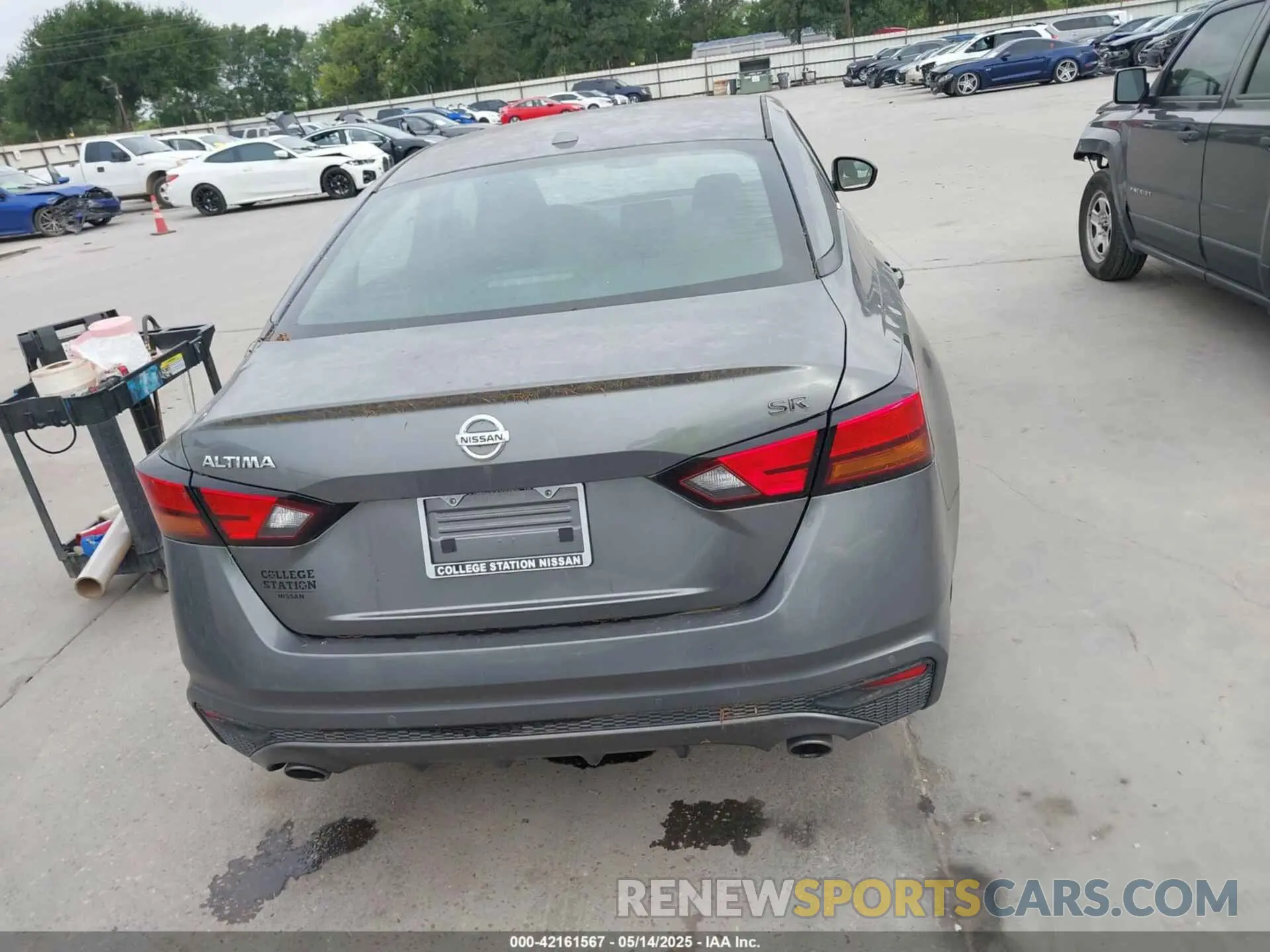 16 Photograph of a damaged car 1N4BL4CV0NN386112 NISSAN ALTIMA 2022