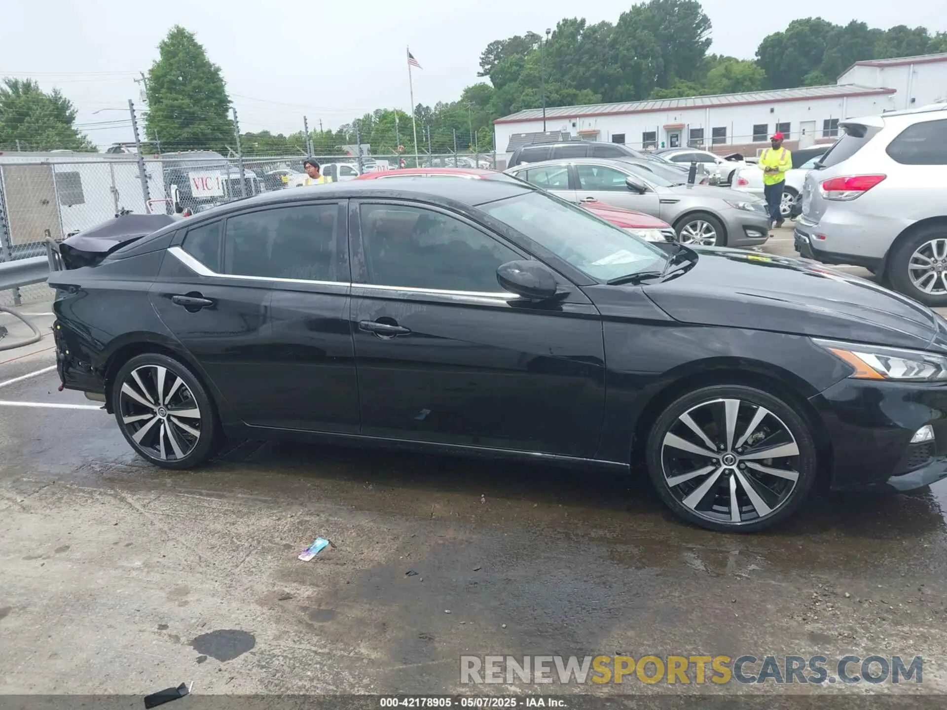 13 Photograph of a damaged car 1N4BL4CV0NN406553 NISSAN ALTIMA 2022
