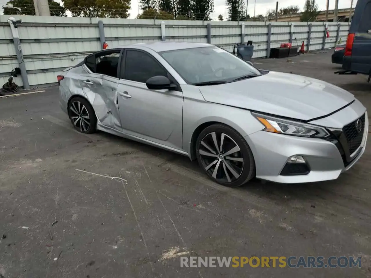 4 Фотография поврежденного автомобиля 1N4BL4CV4NN324017 NISSAN ALTIMA 2022