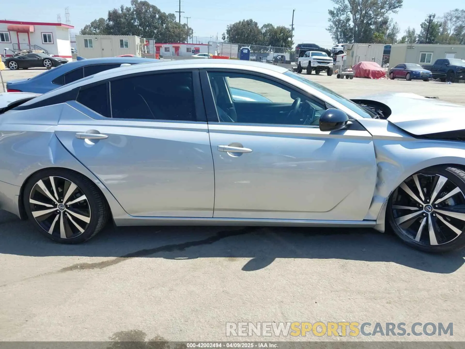 13 Photograph of a damaged car 1N4BL4CV5NN340131 NISSAN ALTIMA 2022