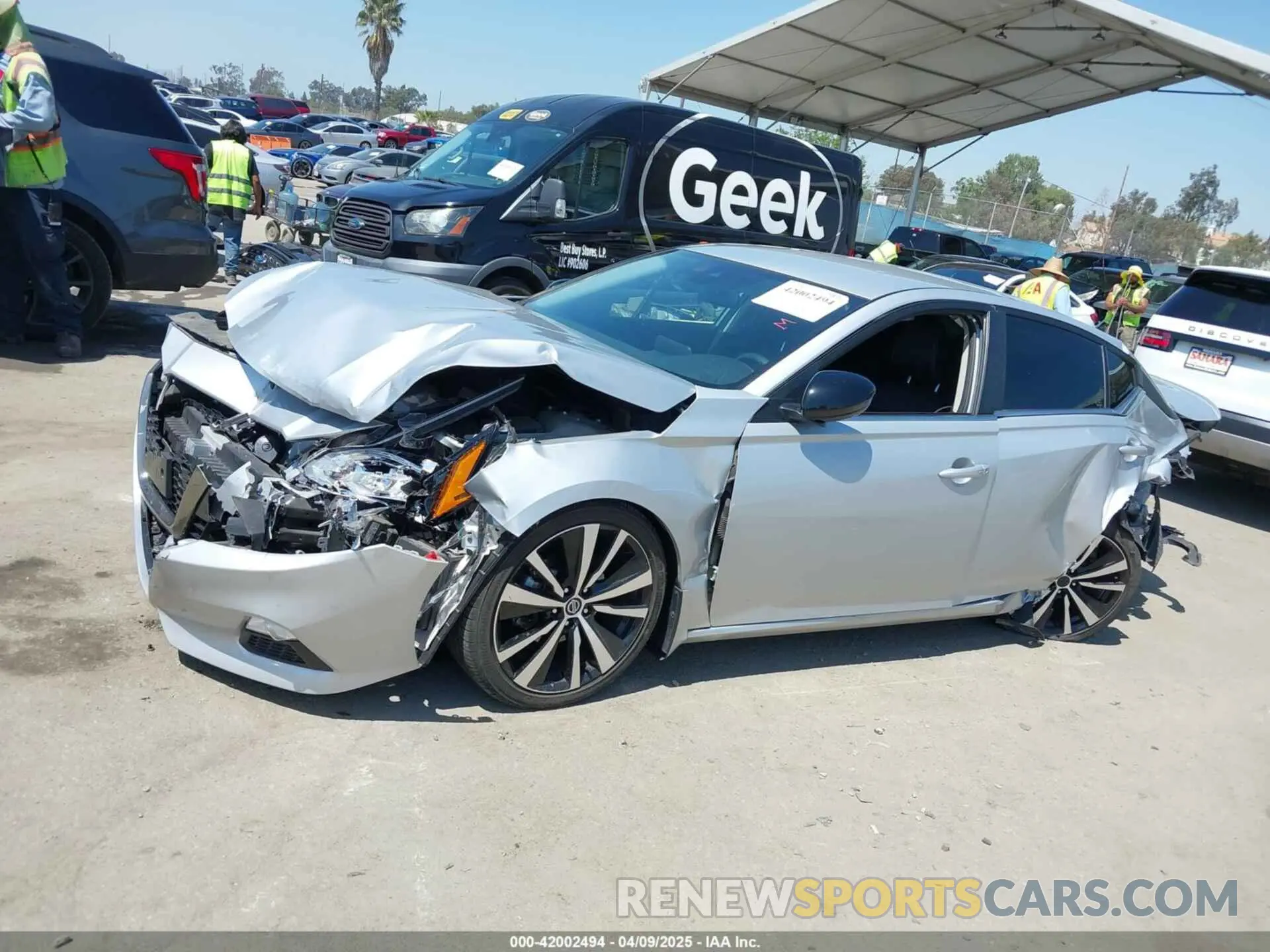 14 Photograph of a damaged car 1N4BL4CV5NN340131 NISSAN ALTIMA 2022