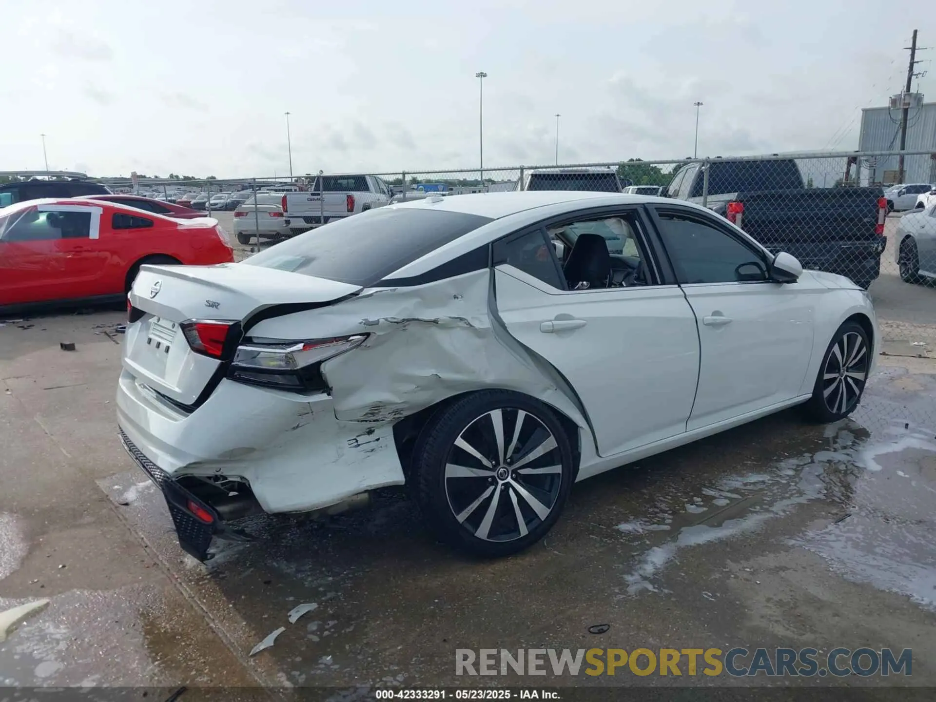 4 Photograph of a damaged car 1N4BL4CV7NN366598 NISSAN ALTIMA 2022