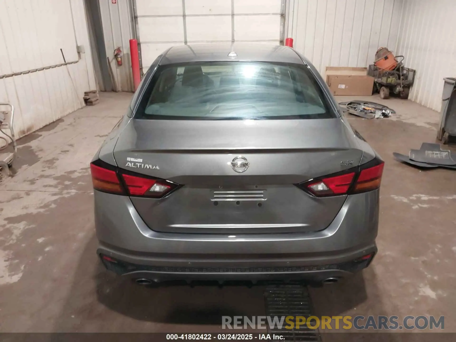 17 Photograph of a damaged car 1N4BL4CV8NN321539 NISSAN ALTIMA 2022