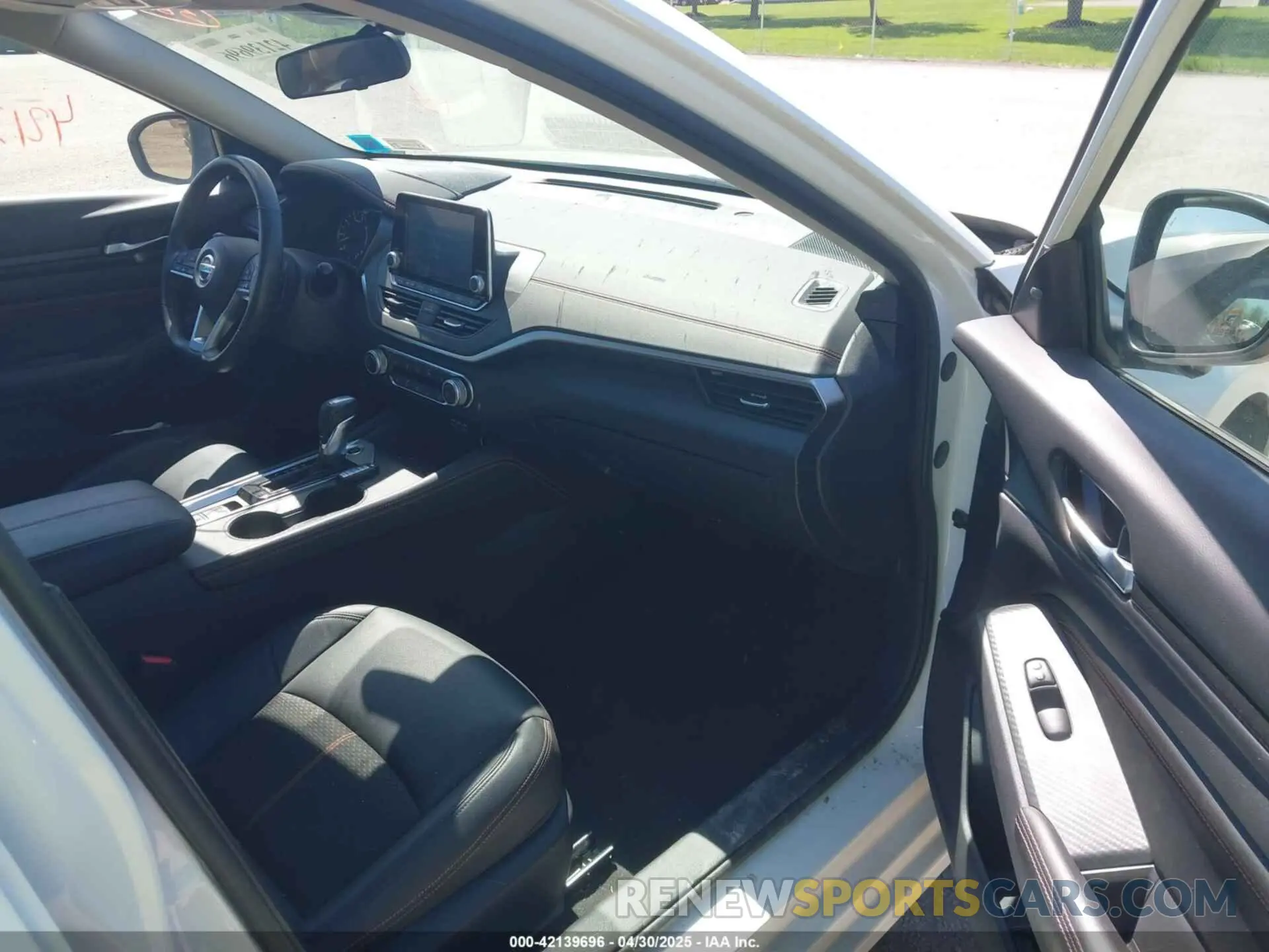 5 Photograph of a damaged car 1N4BL4CW1NN351698 NISSAN ALTIMA 2022