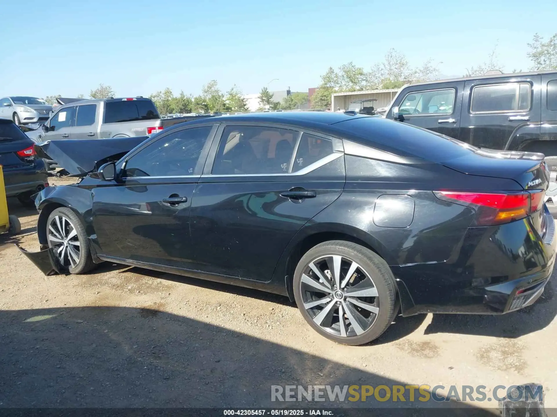 14 Photograph of a damaged car 1N4BL4CW6NN385118 NISSAN ALTIMA 2022