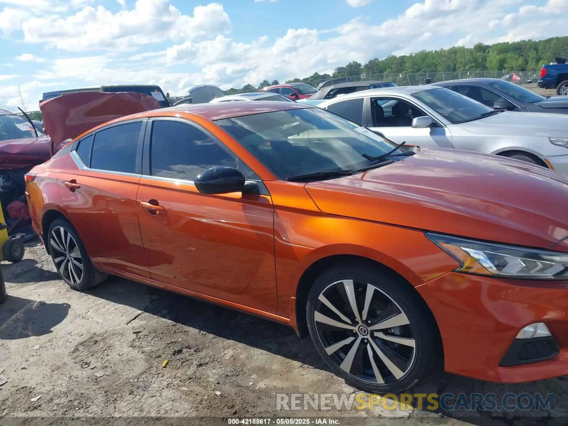 13 Photograph of a damaged car 1N4BL4CW6NN410342 NISSAN ALTIMA 2022
