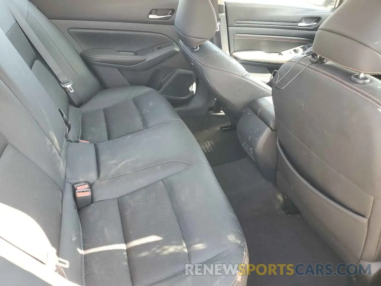 10 Photograph of a damaged car 1N4BL4CWXNN305531 NISSAN ALTIMA 2022