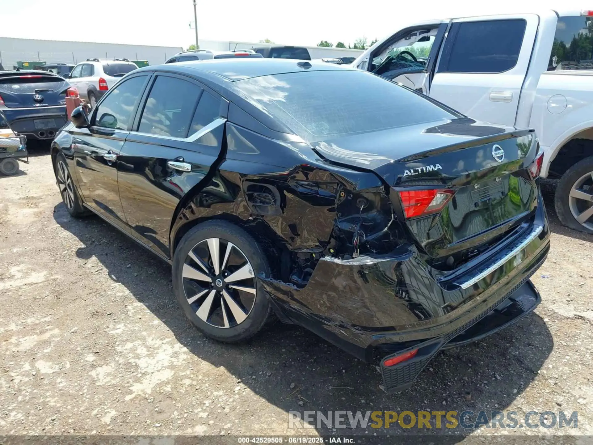 3 Фотография поврежденного автомобиля 1N4BL4DV0NN303678 NISSAN ALTIMA 2022