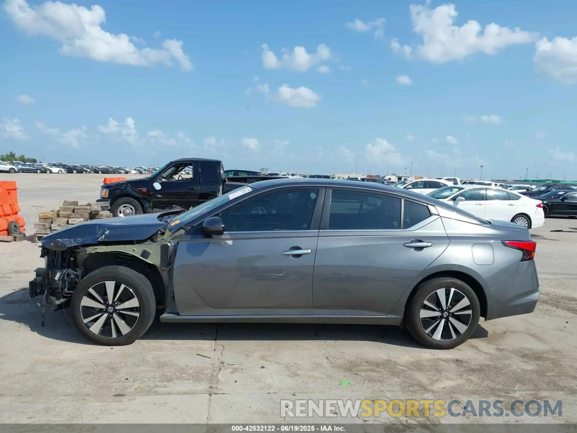 15 Photograph of a damaged car 1N4BL4DV2NN396171 NISSAN ALTIMA 2022