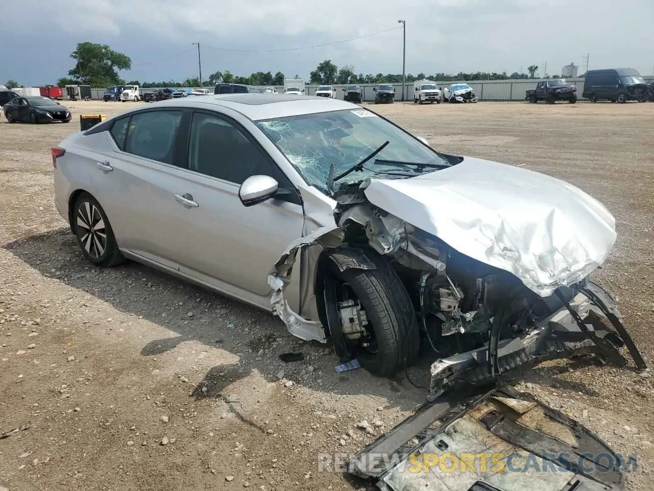 4 Photograph of a damaged car 1N4BL4DV3NN329658 NISSAN ALTIMA 2022