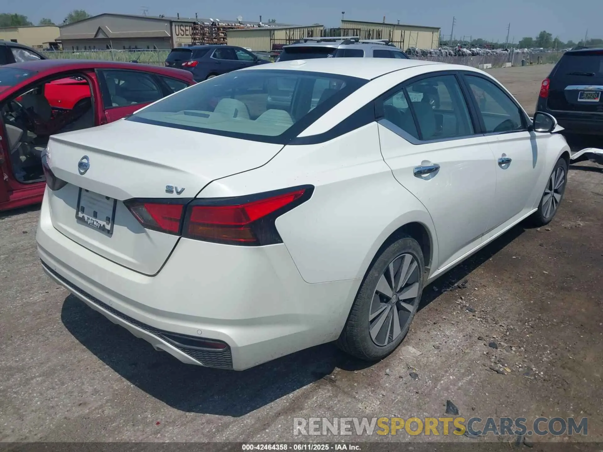 4 Photograph of a damaged car 1N4BL4DV3NN371828 NISSAN ALTIMA 2022