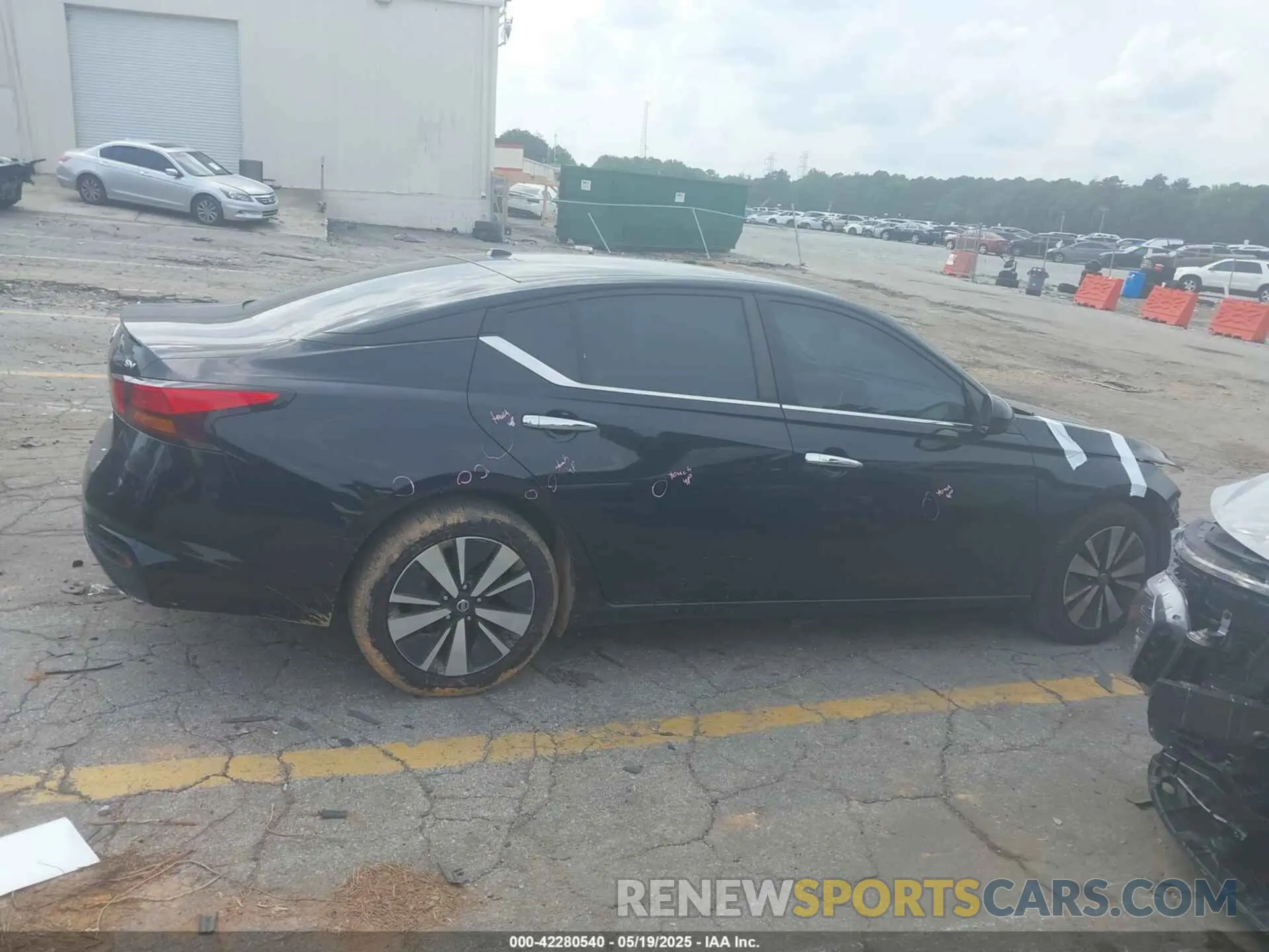 13 Photograph of a damaged car 1N4BL4DV4NN313632 NISSAN ALTIMA 2022