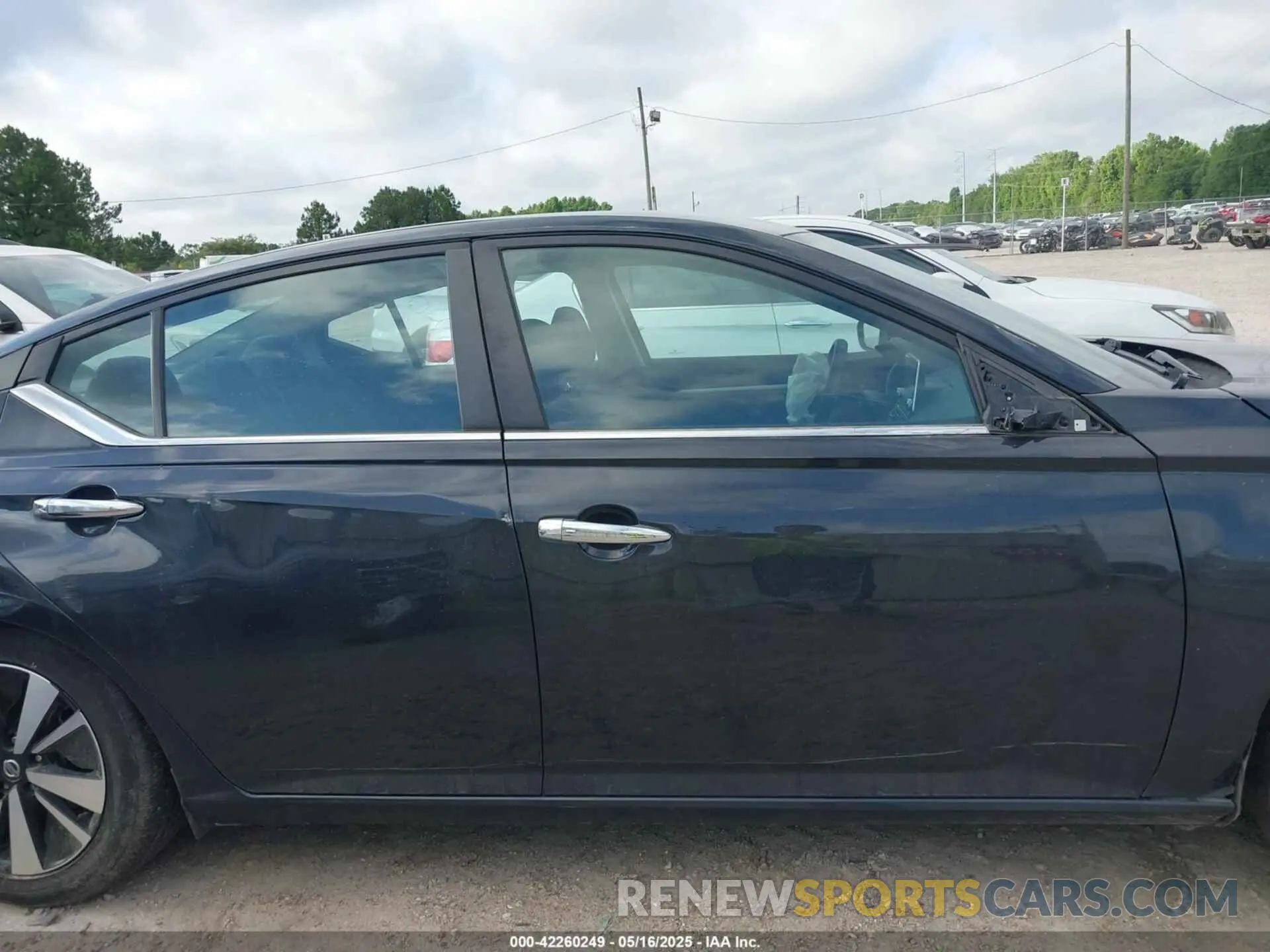 13 Photograph of a damaged car 1N4BL4DV6NN363139 NISSAN ALTIMA 2022