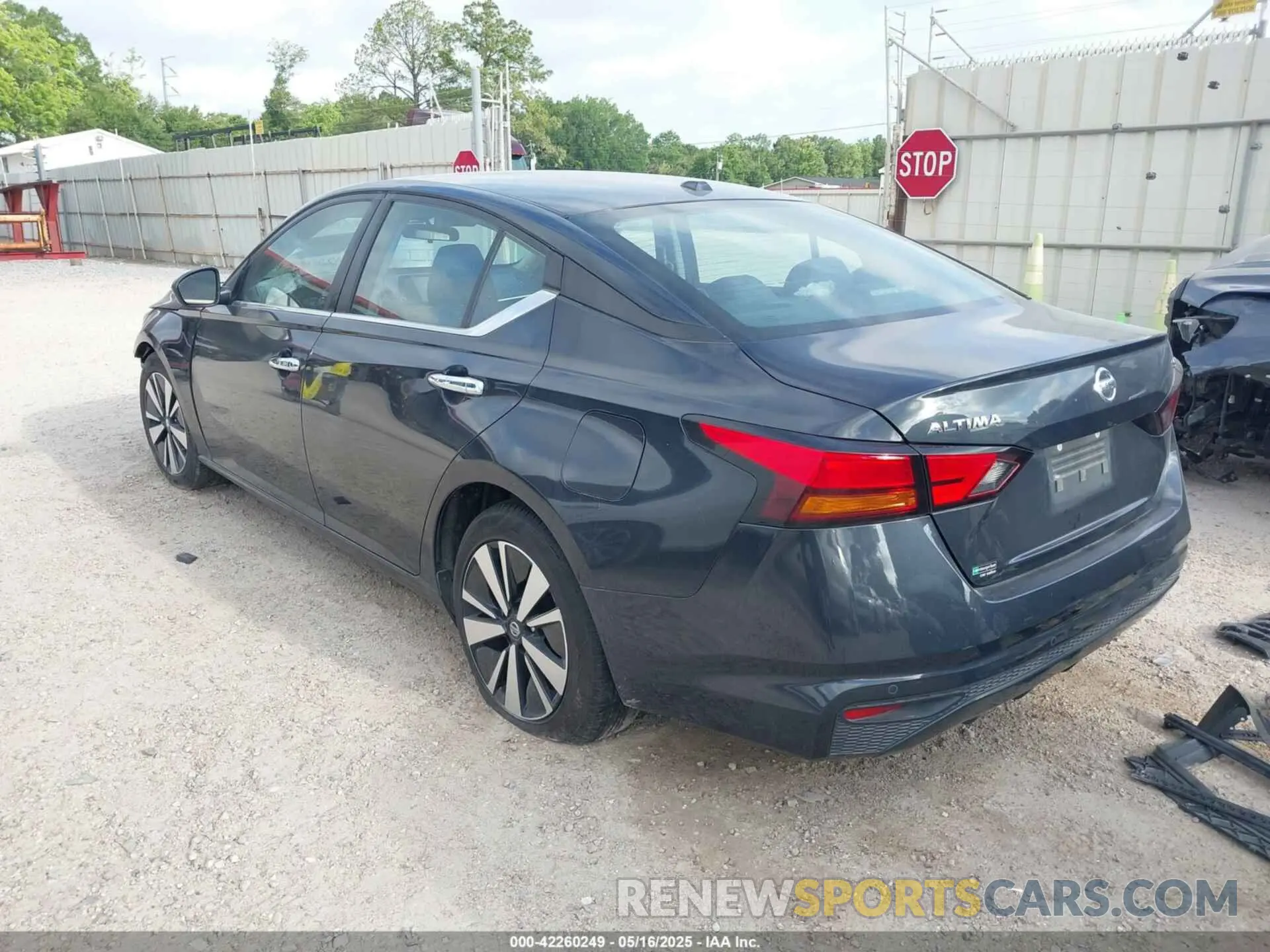 3 Photograph of a damaged car 1N4BL4DV6NN363139 NISSAN ALTIMA 2022