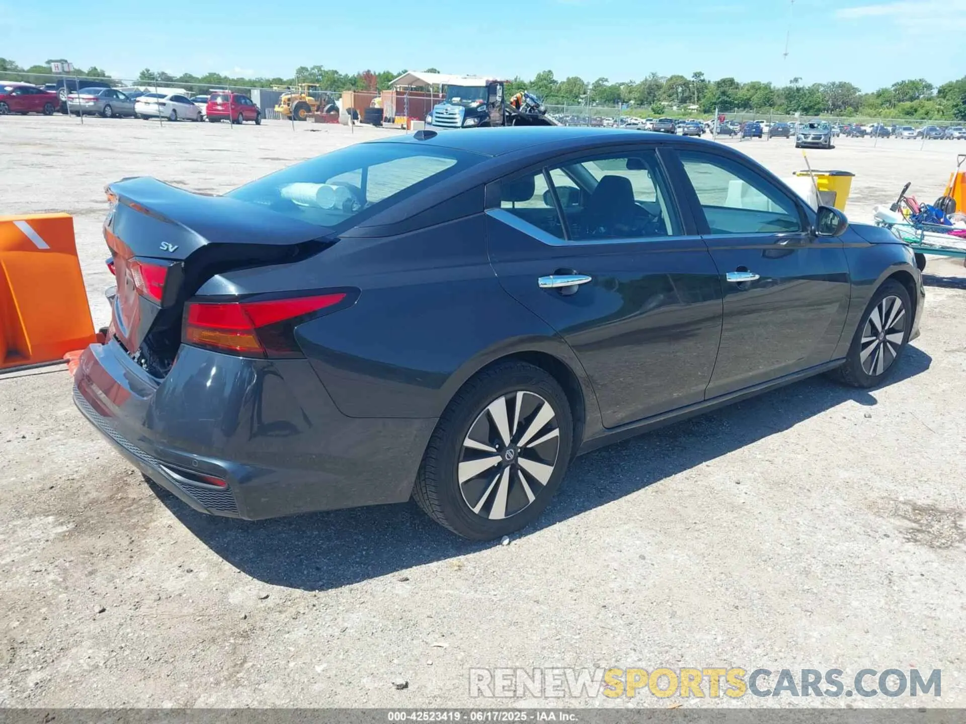 4 Photograph of a damaged car 1N4BL4DV7NN325015 NISSAN ALTIMA 2022