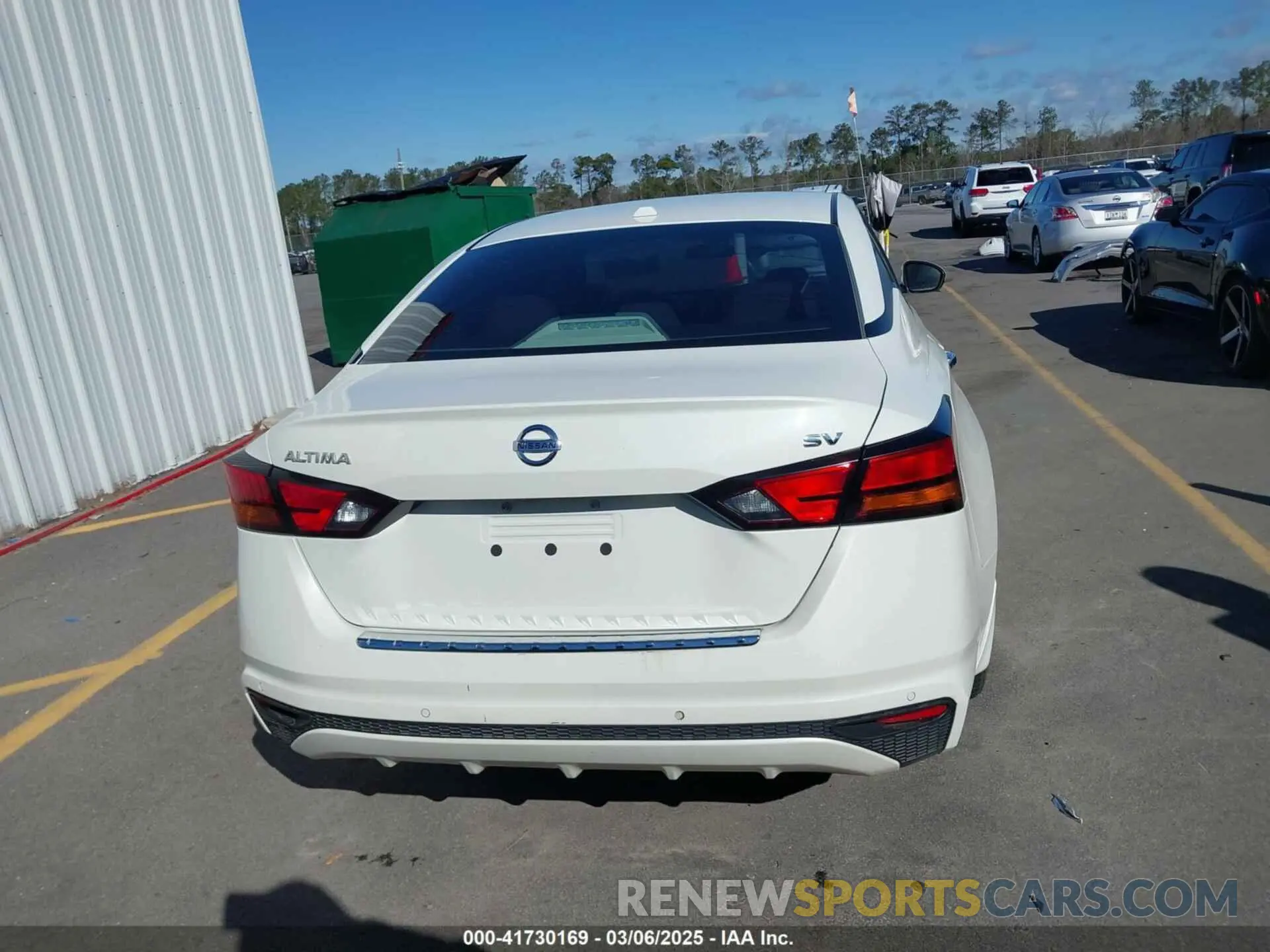 17 Photograph of a damaged car 1N4BL4DV9NN323850 NISSAN ALTIMA 2022