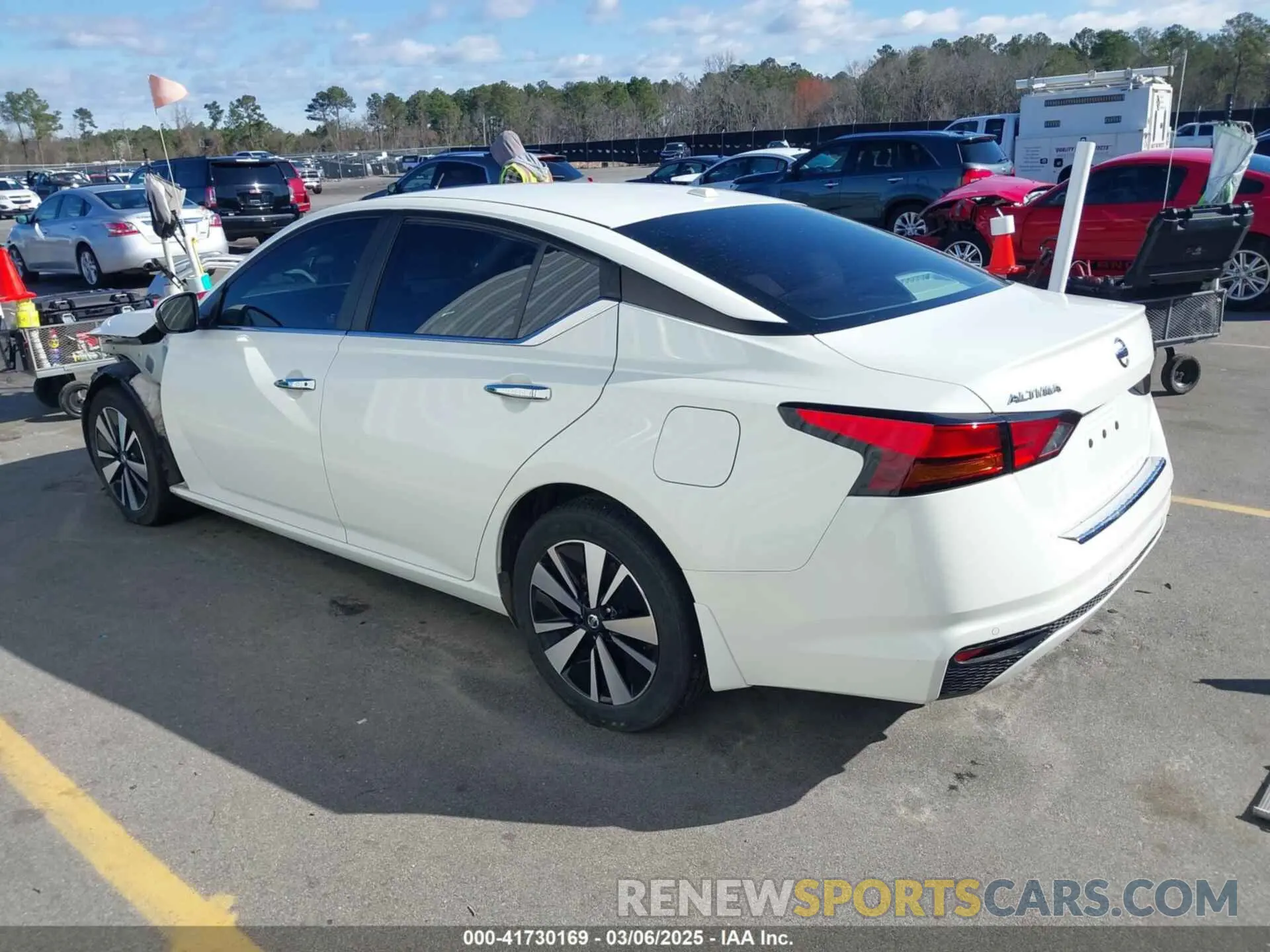 3 Photograph of a damaged car 1N4BL4DV9NN323850 NISSAN ALTIMA 2022