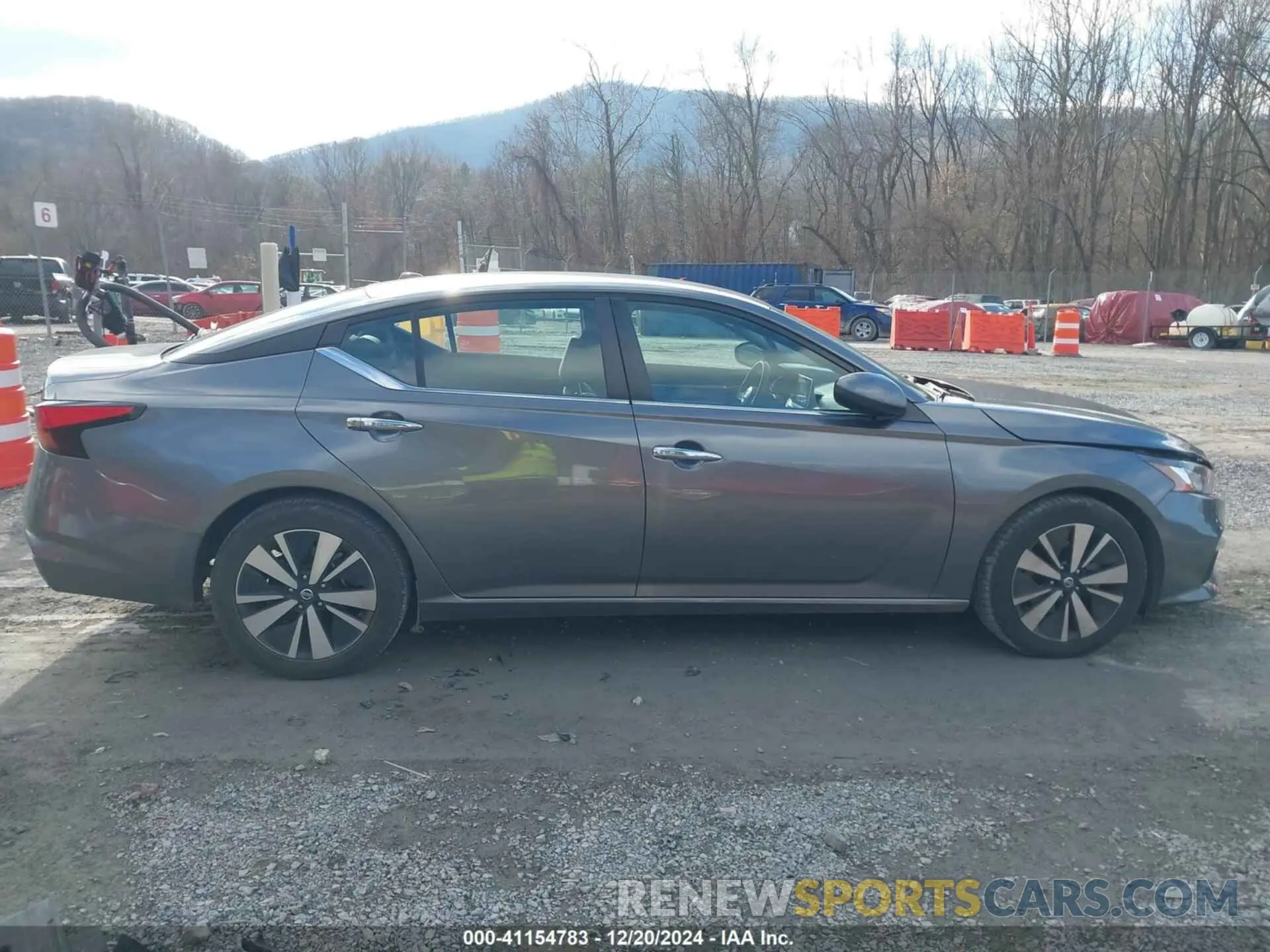13 Photograph of a damaged car 1N4BL4DV9NN369369 NISSAN ALTIMA 2022