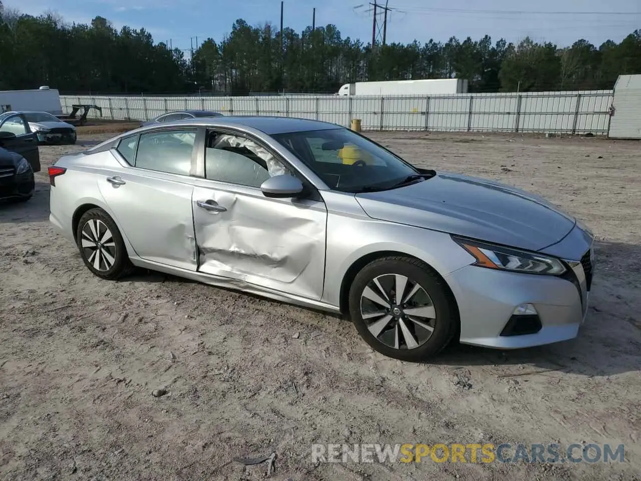 4 Photograph of a damaged car 1N4BL4DV9NN403228 NISSAN ALTIMA 2022
