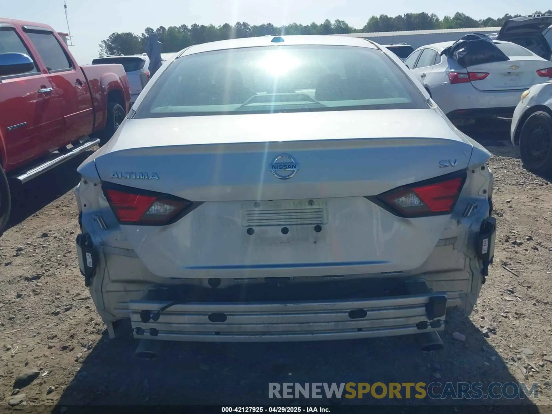 17 Photograph of a damaged car 1N4BL4DVXNN308841 NISSAN ALTIMA 2022