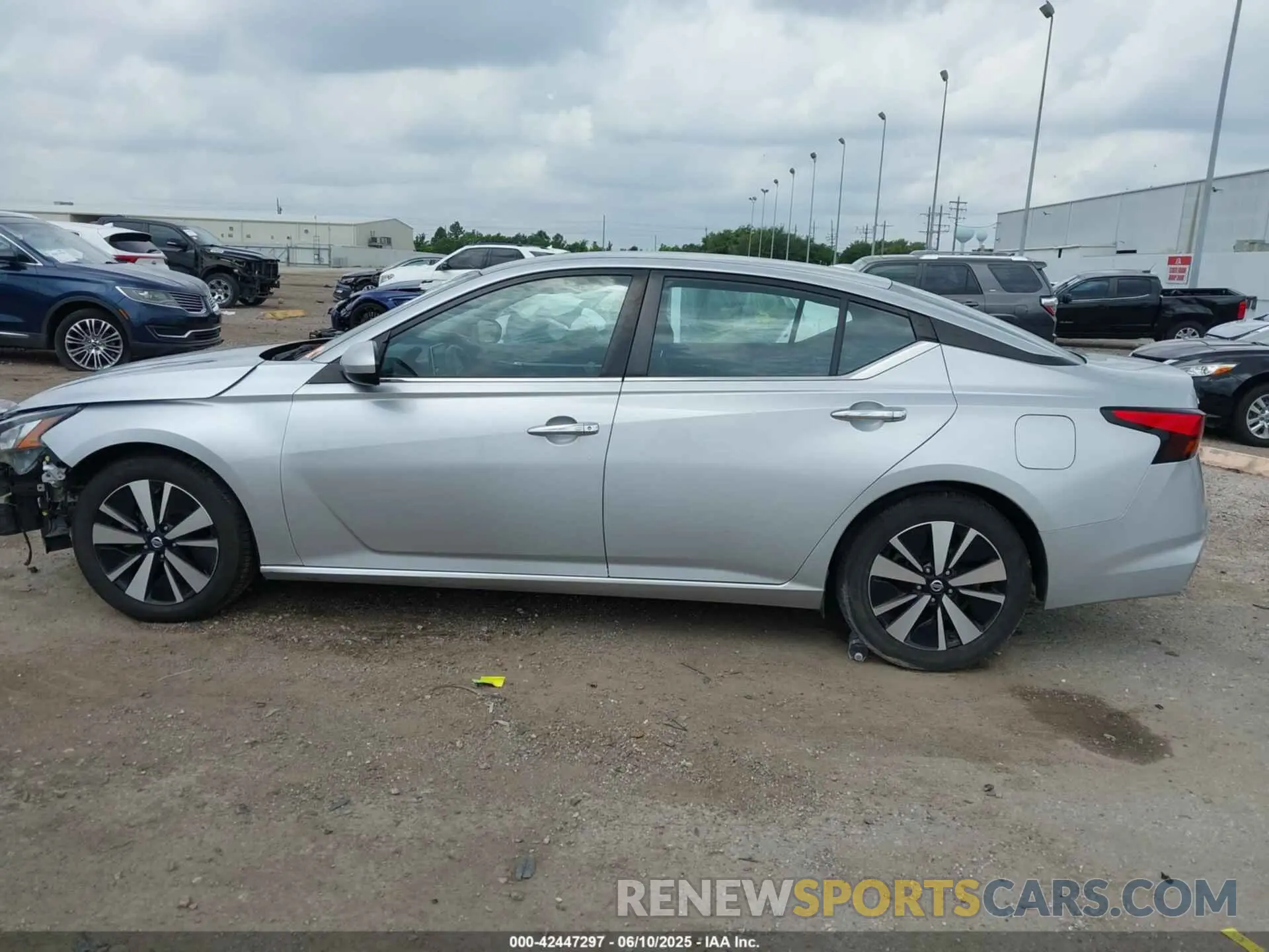 15 Photograph of a damaged car 1N4BL4DVXNN321072 NISSAN ALTIMA 2022