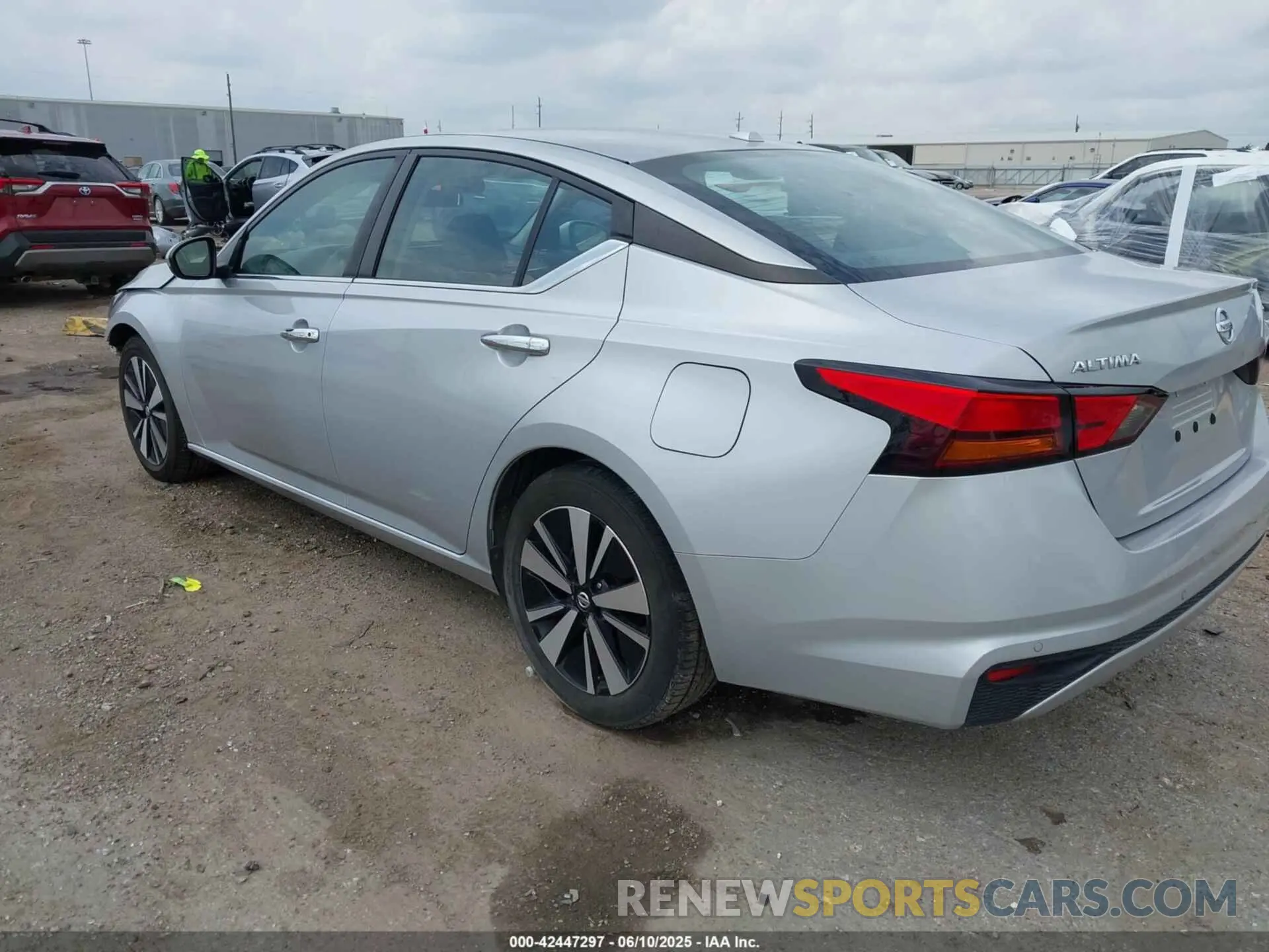3 Photograph of a damaged car 1N4BL4DVXNN321072 NISSAN ALTIMA 2022