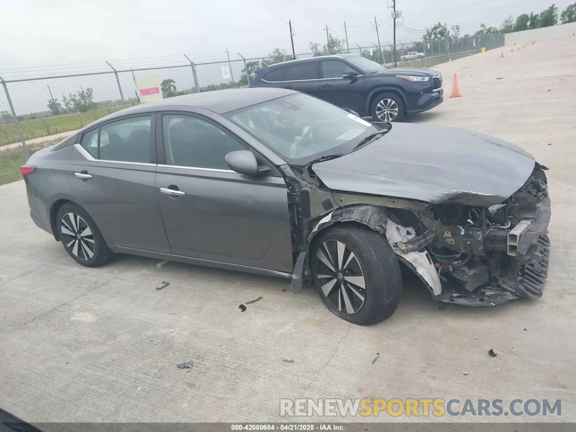 13 Photograph of a damaged car 1N4BL4DVXNN321637 NISSAN ALTIMA 2022