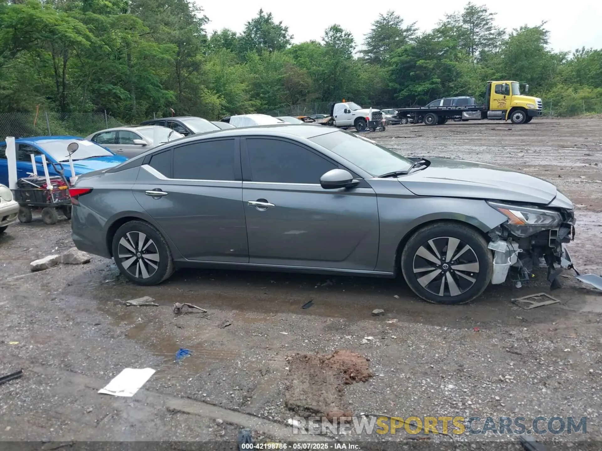 13 Photograph of a damaged car 1N4BL4DVXNN355335 NISSAN ALTIMA 2022