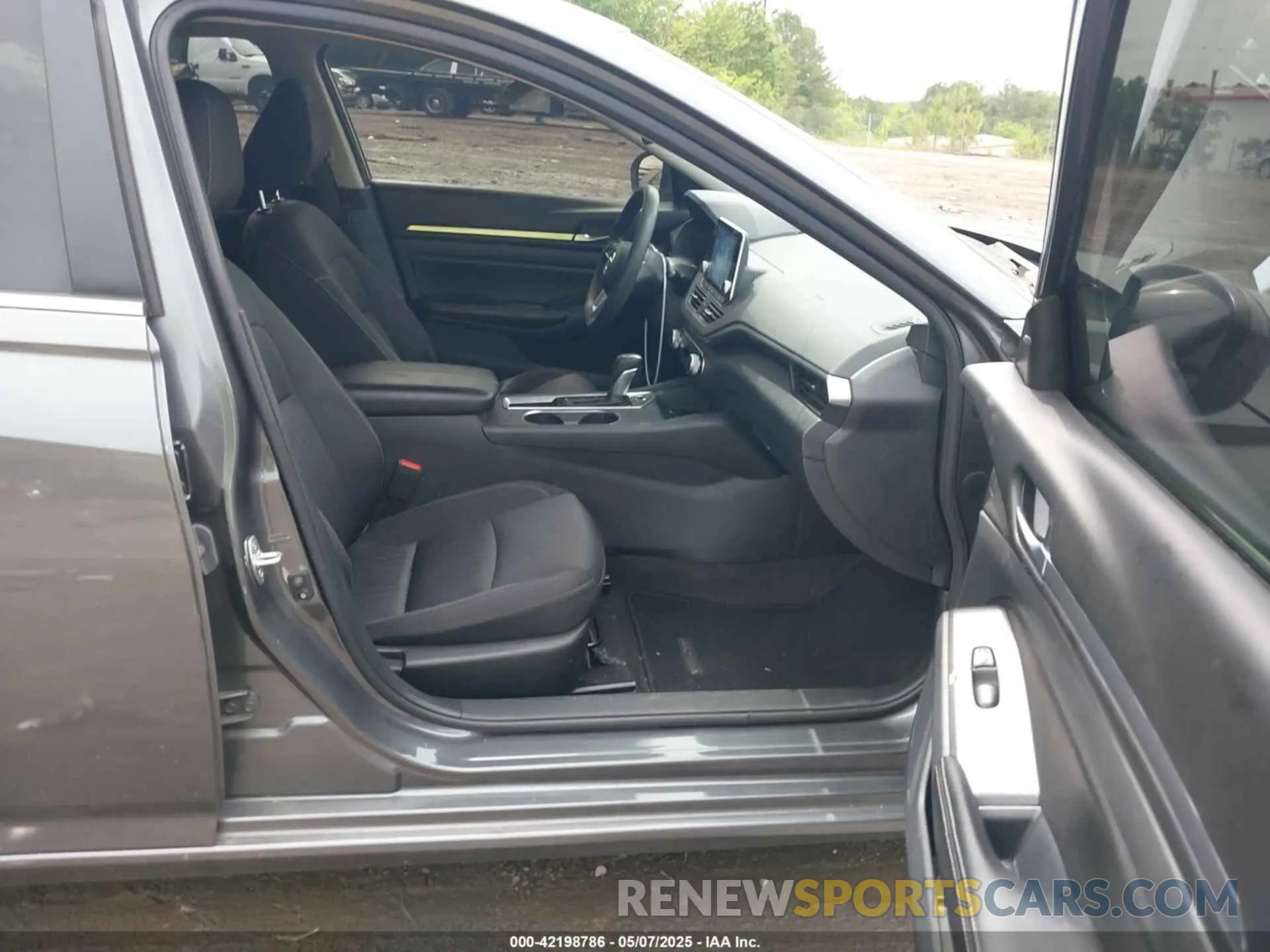 5 Photograph of a damaged car 1N4BL4DVXNN355335 NISSAN ALTIMA 2022