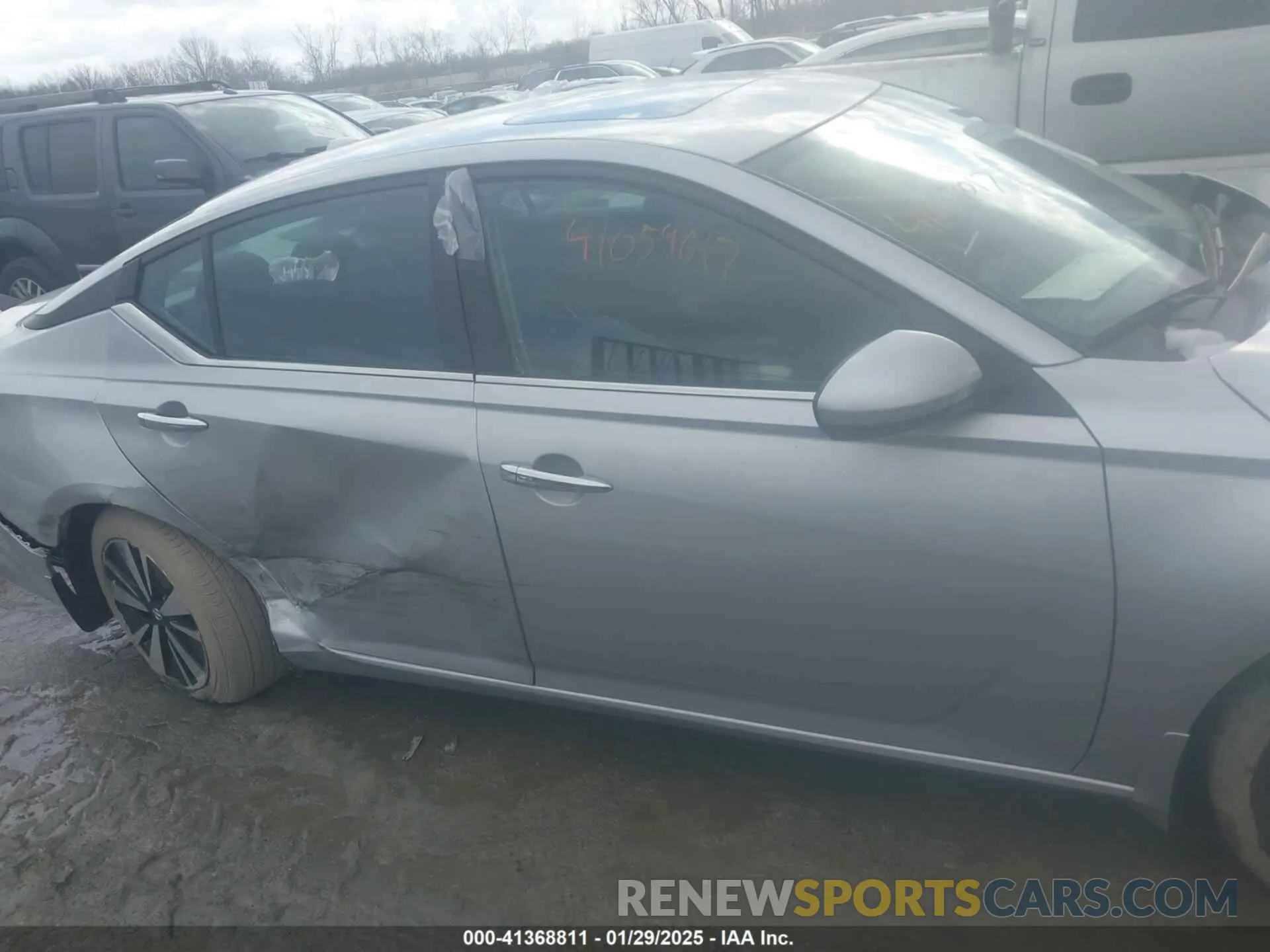 13 Photograph of a damaged car 1N4BL4DW0NN332896 NISSAN ALTIMA 2022