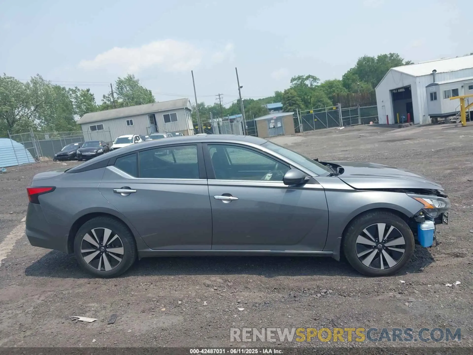 13 Photograph of a damaged car 1N4BL4DW6NN354868 NISSAN ALTIMA 2022