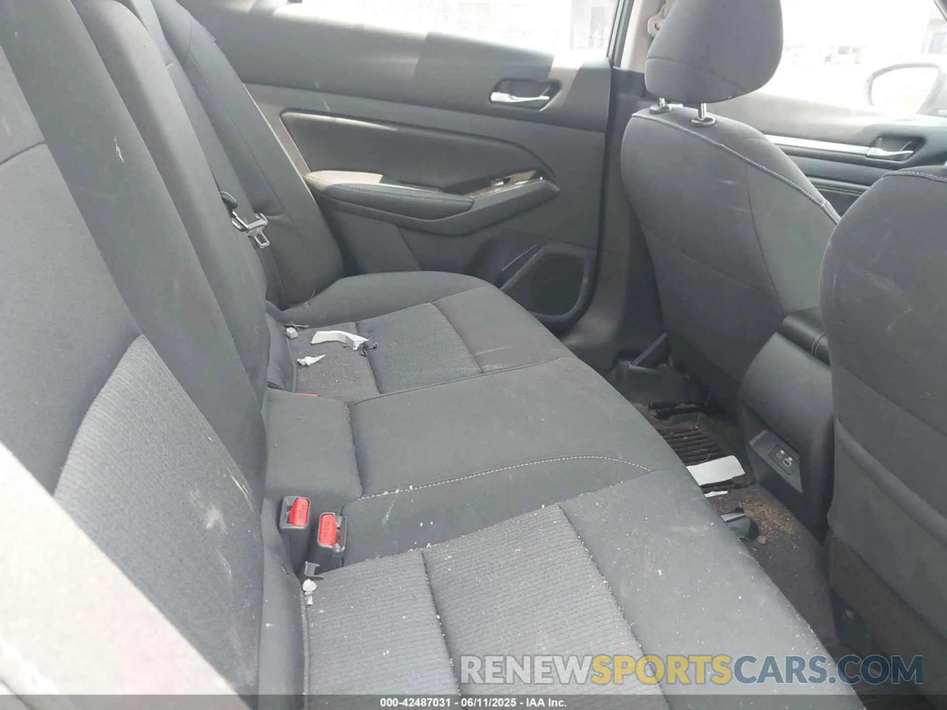 8 Photograph of a damaged car 1N4BL4DW6NN354868 NISSAN ALTIMA 2022