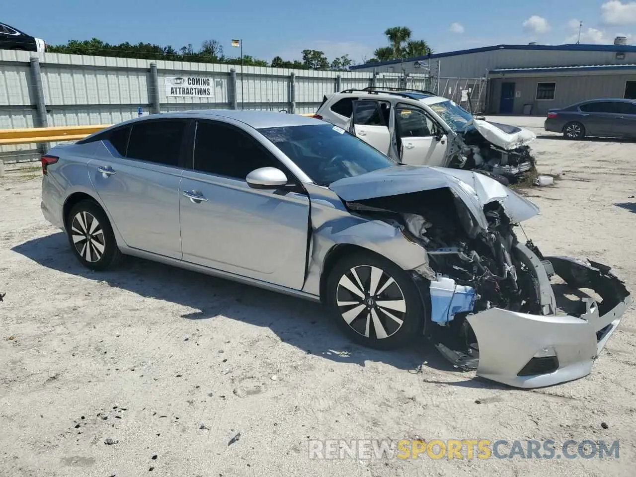 4 Photograph of a damaged car 1N4BL4DW8NN365287 NISSAN ALTIMA 2022
